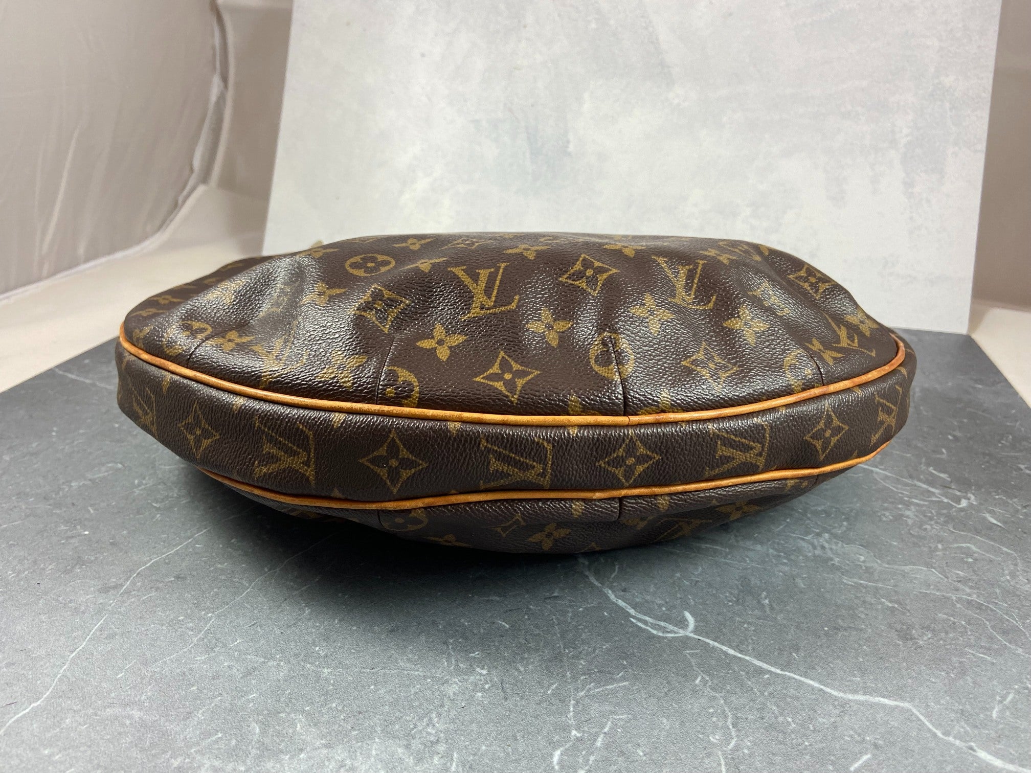 Louis Vuitton Croissant GM Hobo Bag Monogram Canvas