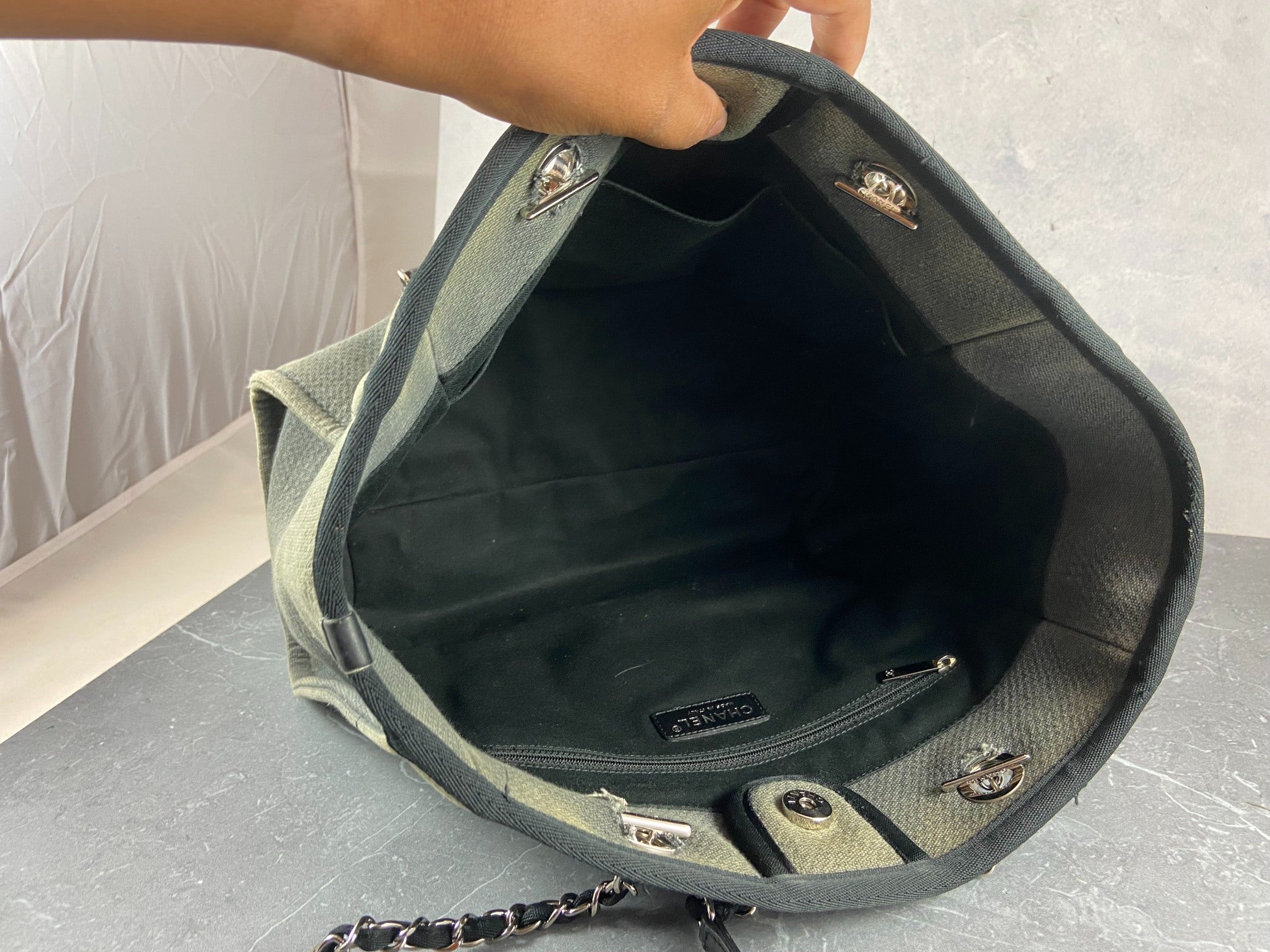 Chanel Deauville Hand / Tote Bag Black