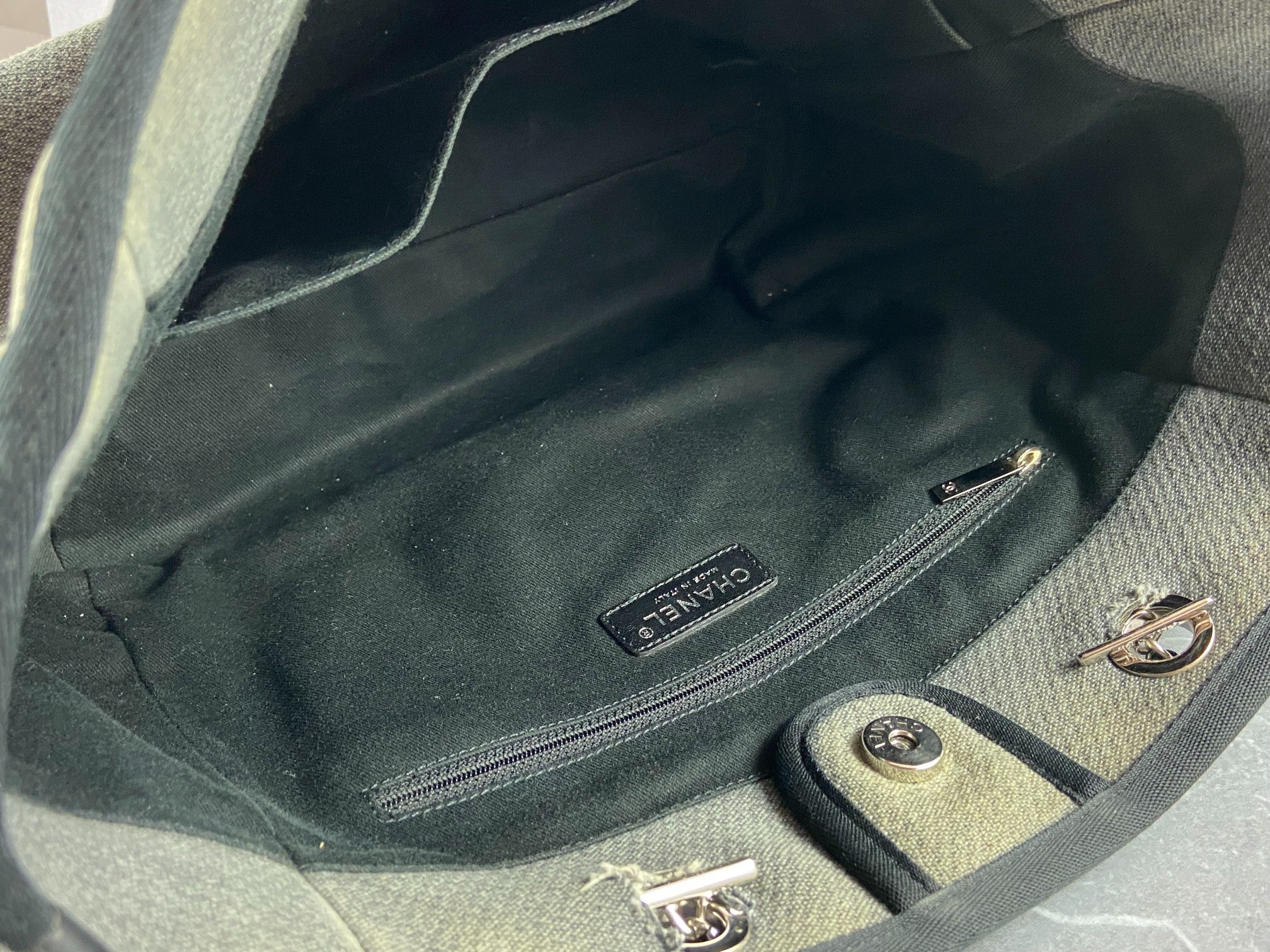 Chanel Deauville Hand / Tote Bag Black