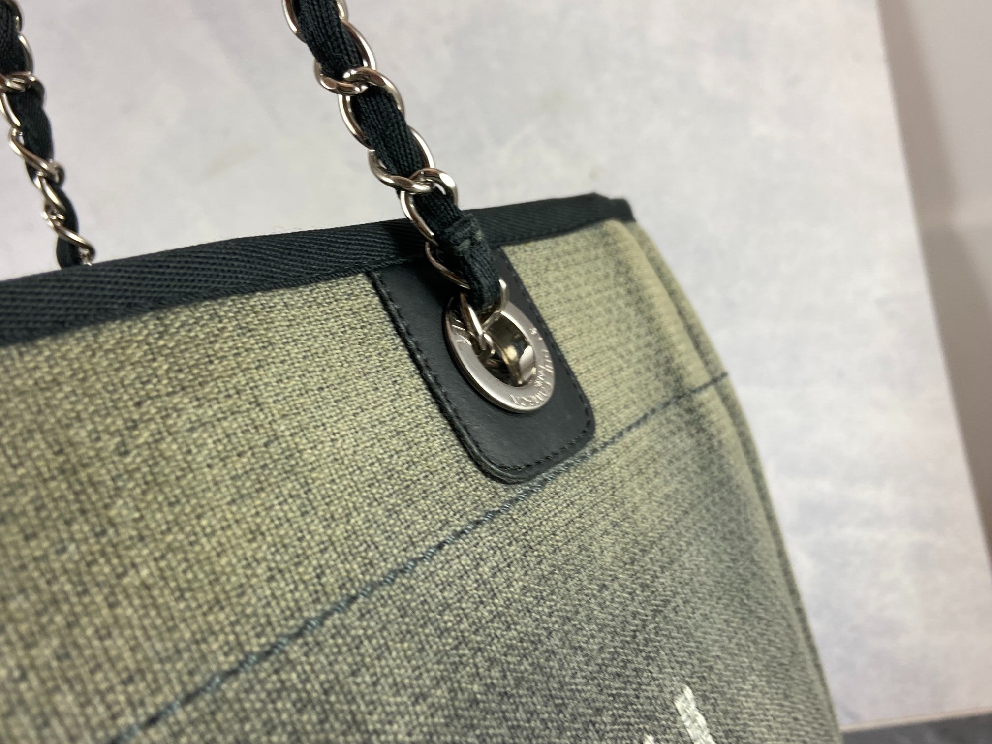 Chanel Deauville Hand / Tote Bag Black