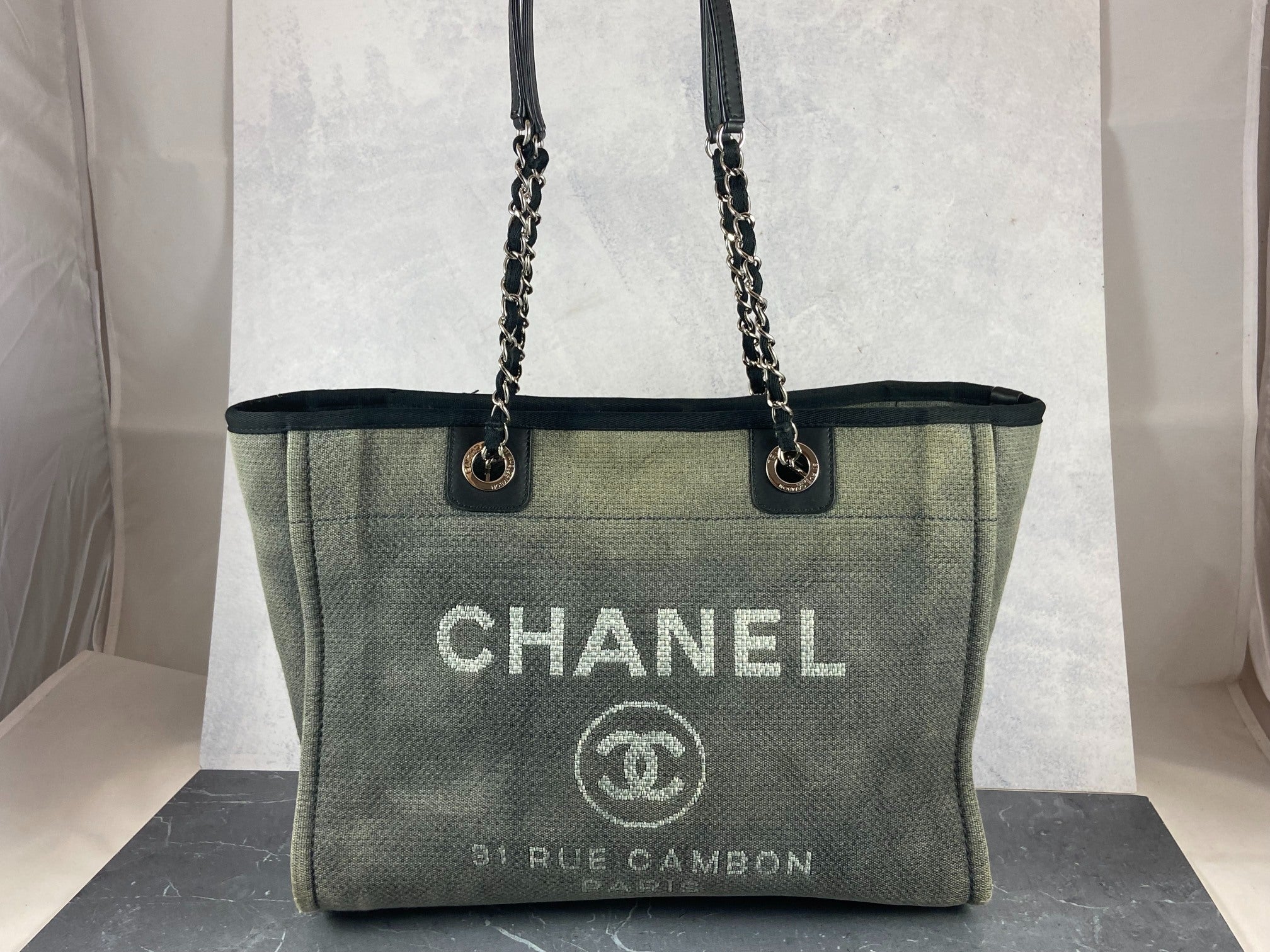Chanel Deauville Hand / Tote Bag Black