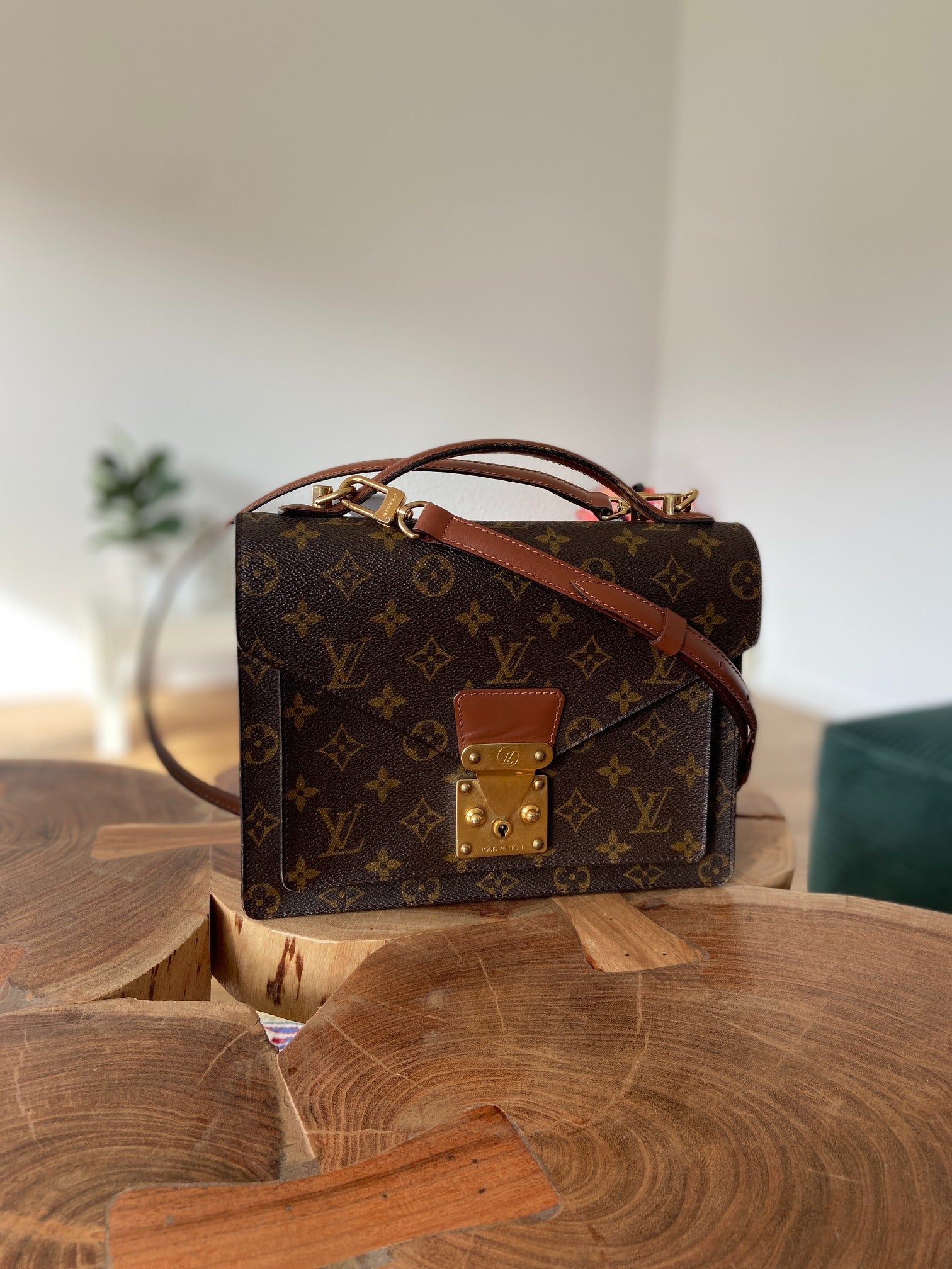 Louis Vuitton Monceau 26 Monogram Canvas