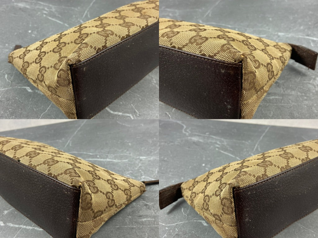 Gucci Toiletry Pouch / Clutch Beige GG Supreme Canvas