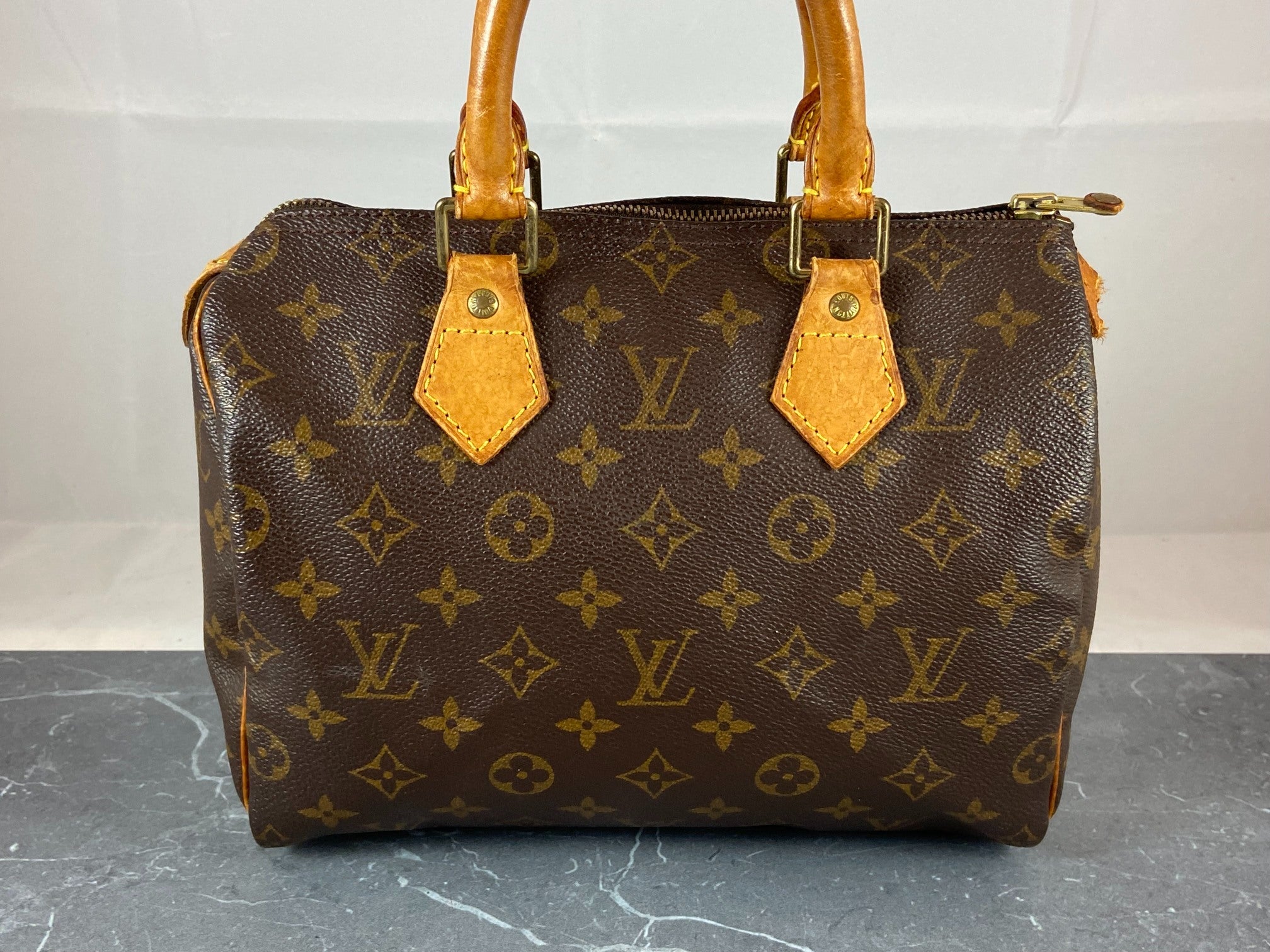 Louis Vuitton Speedy 25 Monogram Canvas