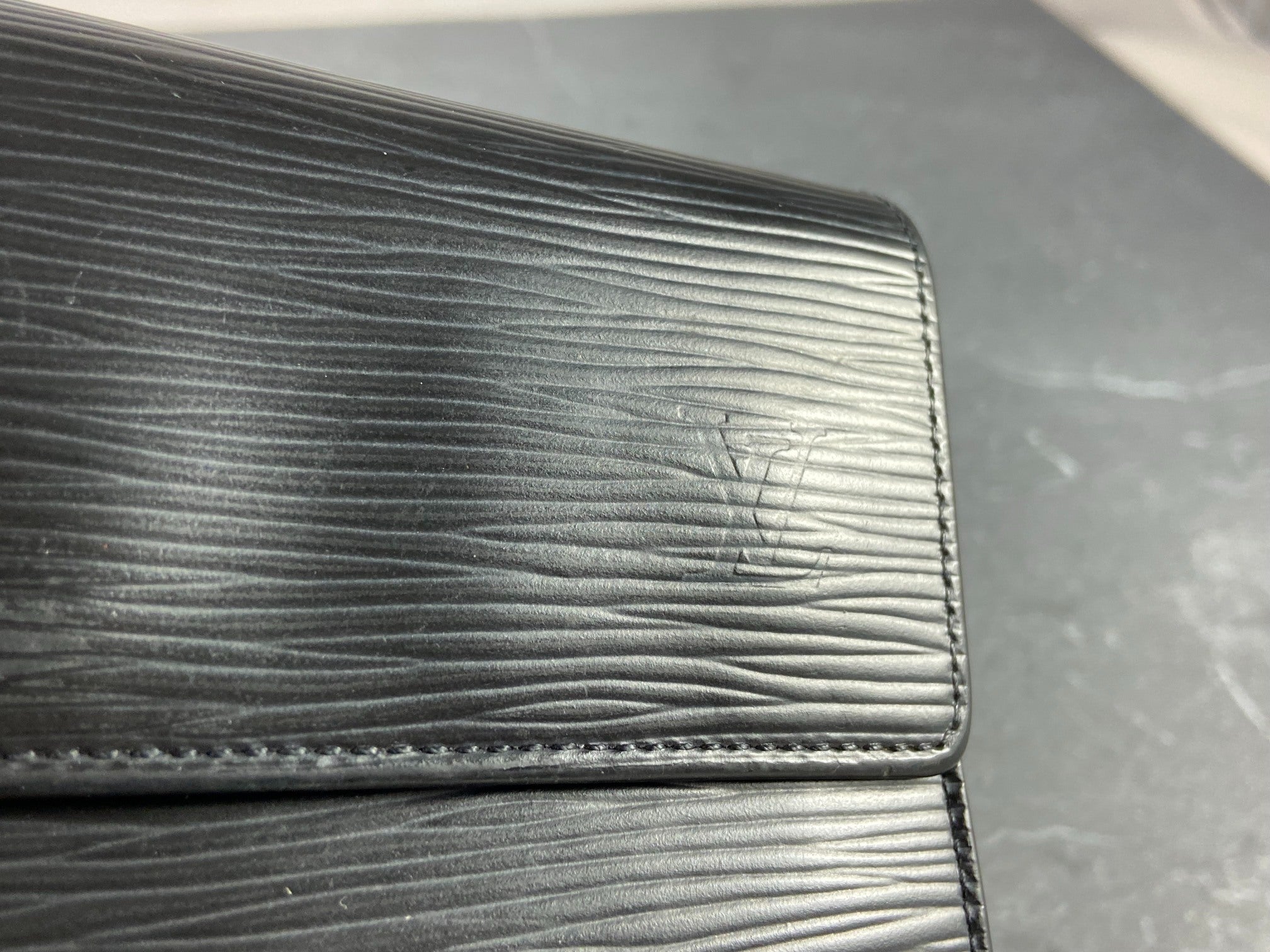 Louis Vuitton Porte Tresor Etui Wallet Black Epi Leather