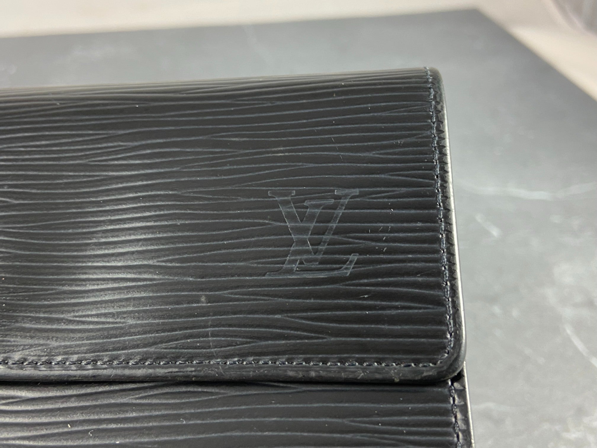 Louis Vuitton Porte Tresor Etui Wallet Black Epi Leather