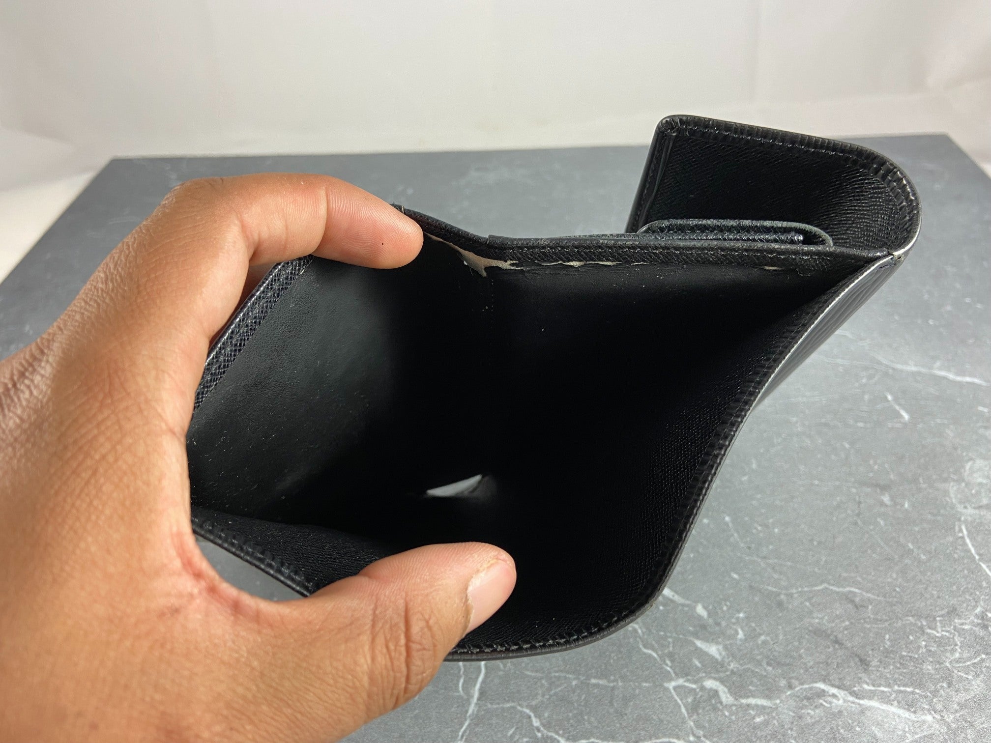 Louis Vuitton Porte Tresor Etui Wallet Black Epi Leather