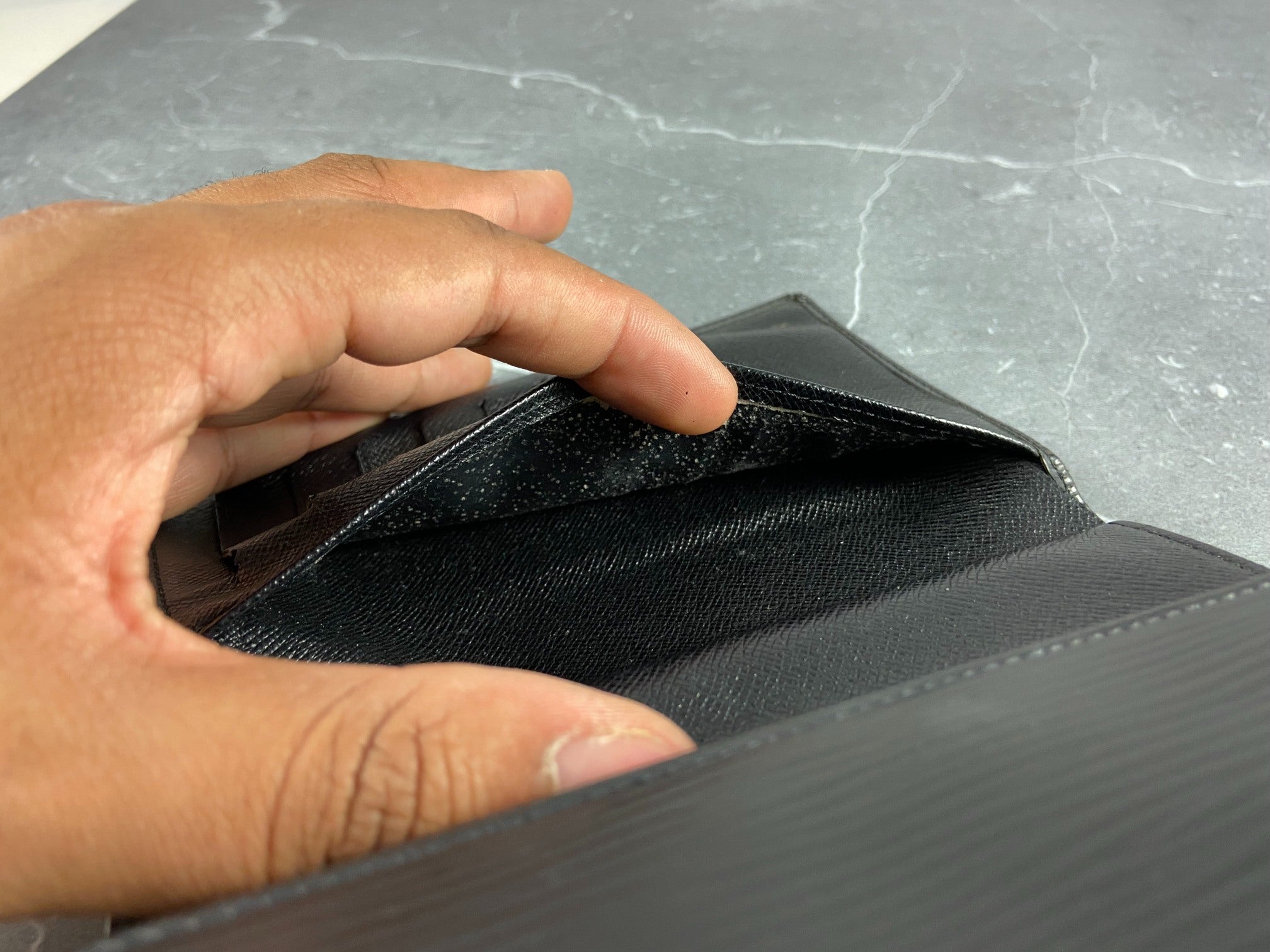 Louis Vuitton Porte Tresor Etui Wallet Black Epi Leather