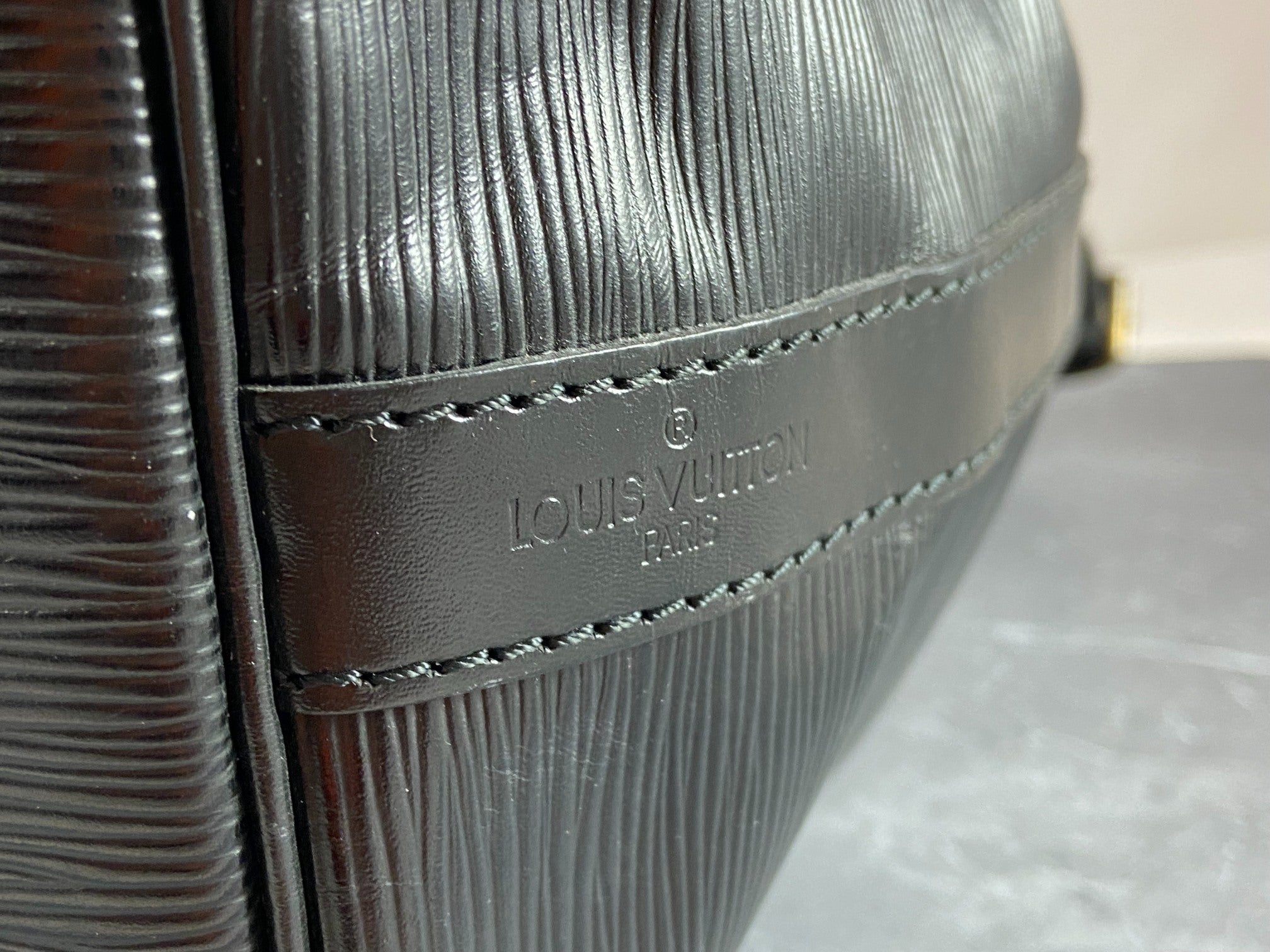 Louis Vuitton Sac Noé Petit Black Epi Leather