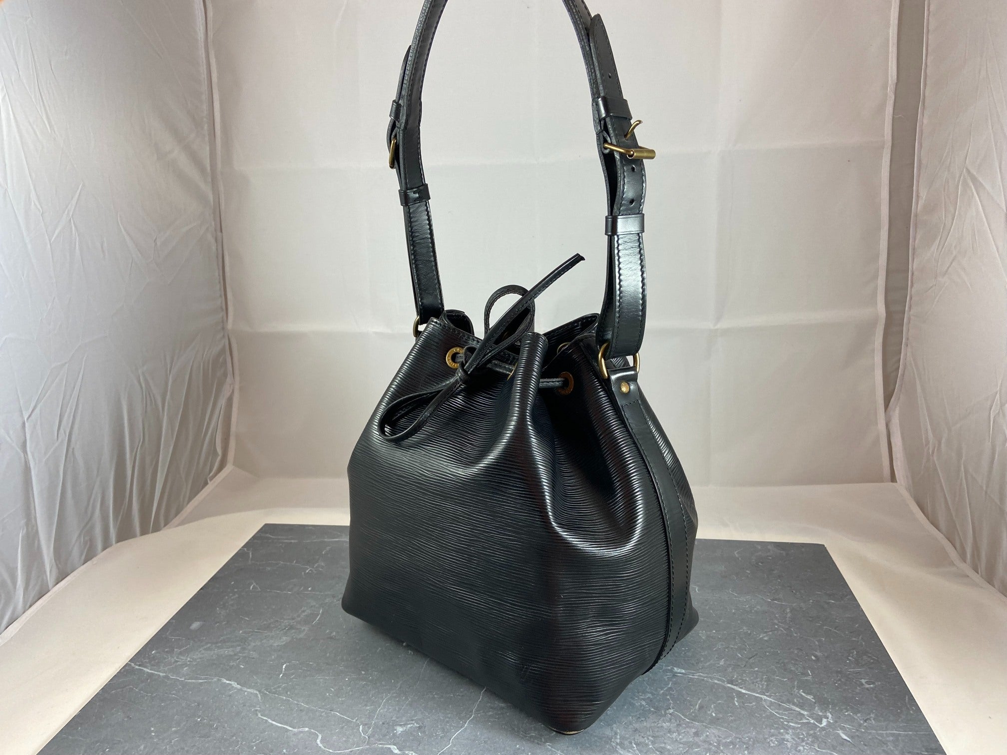 Louis Vuitton Sac Noé Petit Black Epi Leather