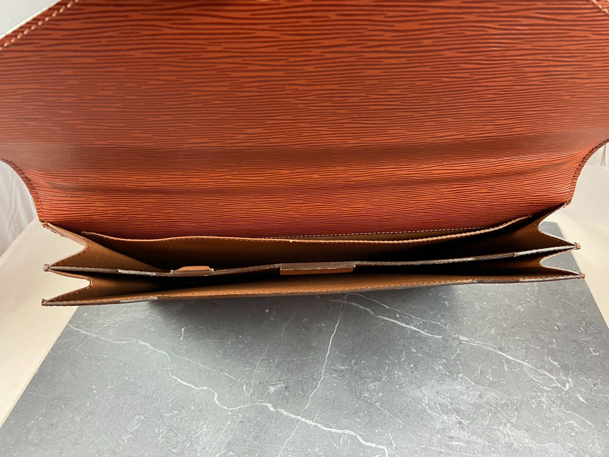 Louis Vuitton Porte Documents Conseiller Brown Epi Leather
