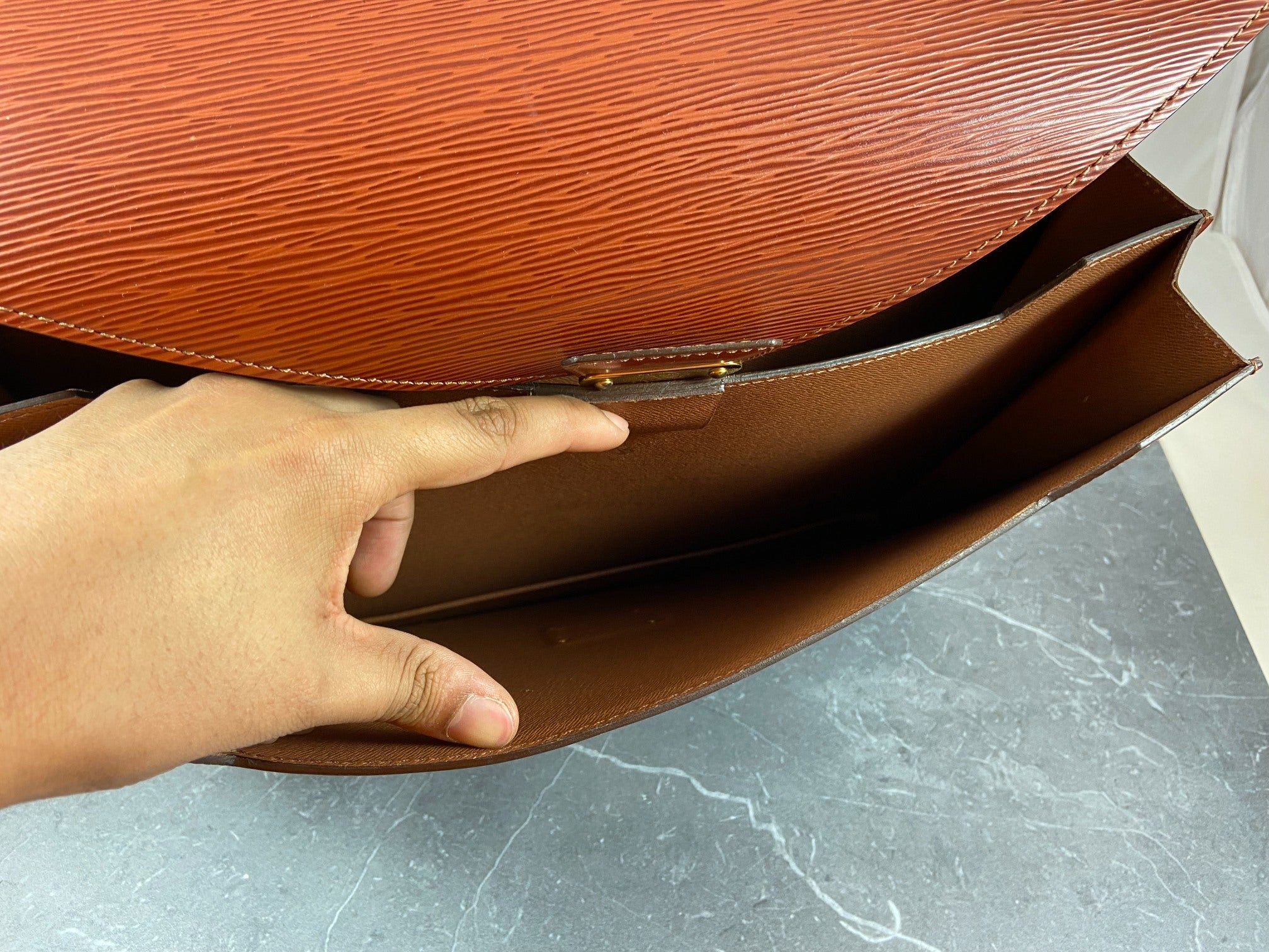 Louis Vuitton Porte Documents Conseiller Brown Epi Leather