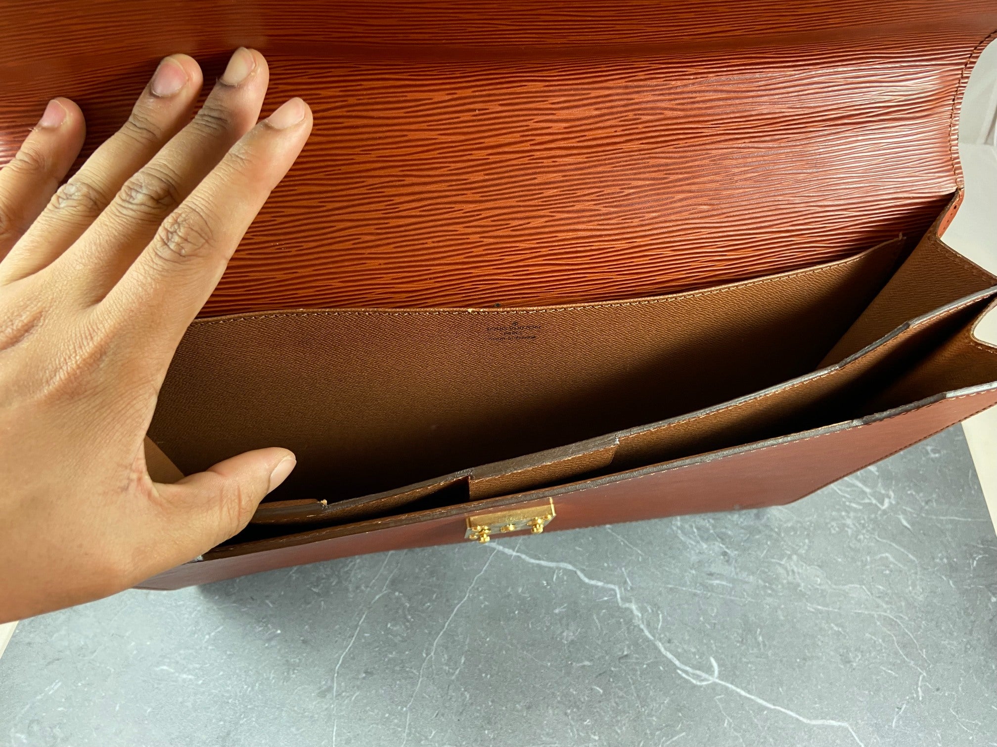 Louis Vuitton Porte Documents Conseiller Brown Epi Leather