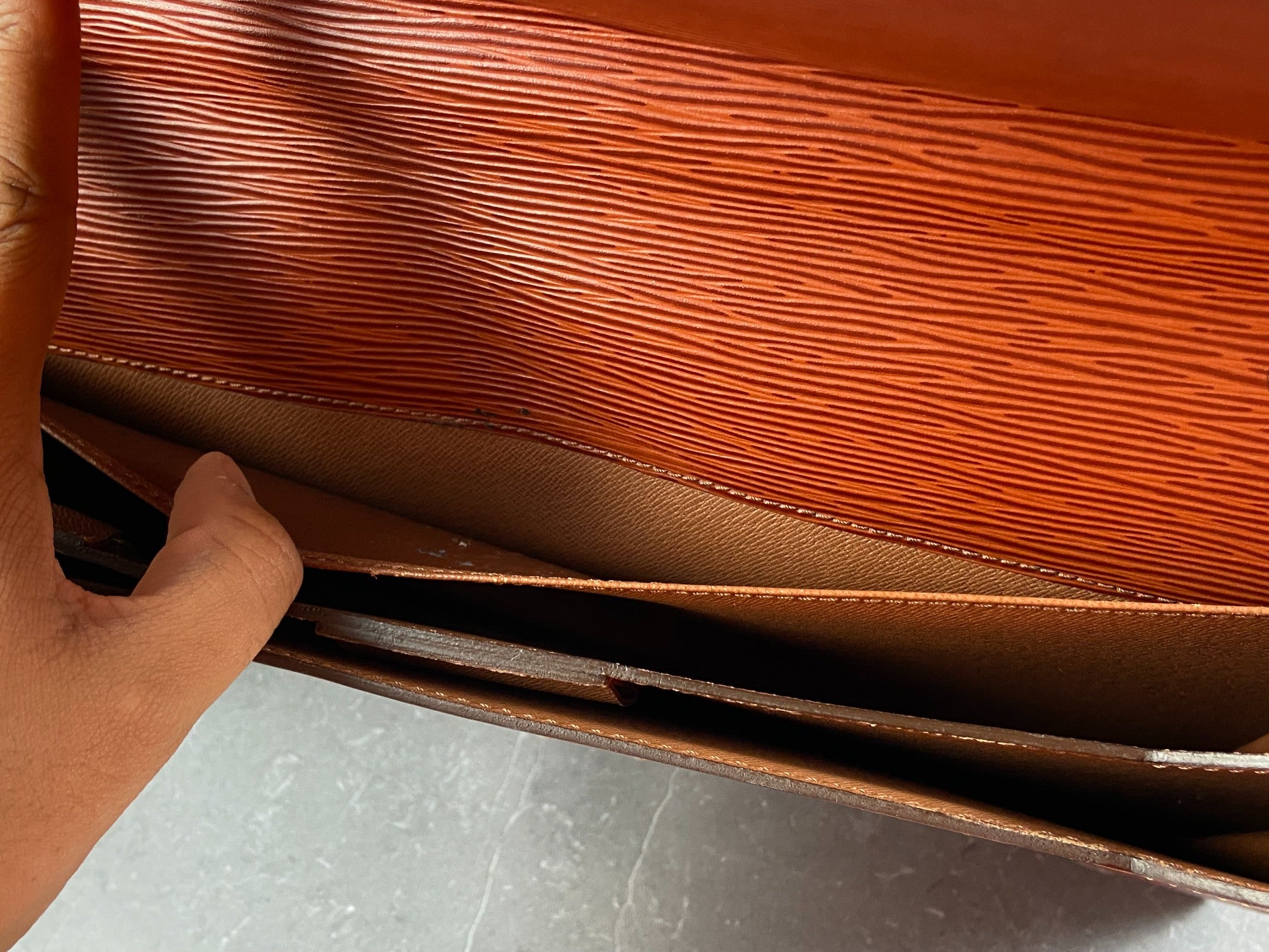 Louis Vuitton Porte Documents Conseiller Brown Epi Leather