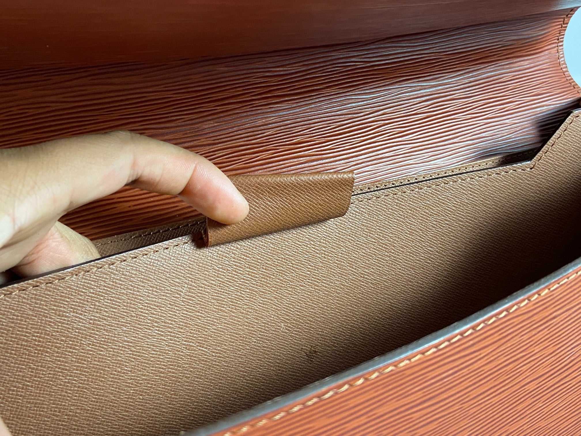 Louis Vuitton Porte Documents Conseiller Brown Epi Leather