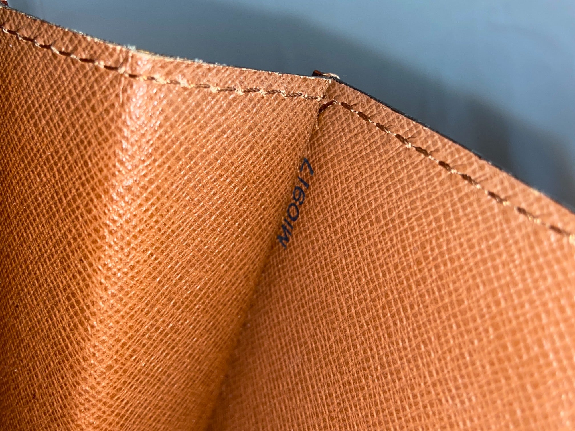 Louis Vuitton Porte Documents Conseiller Brown Epi Leather