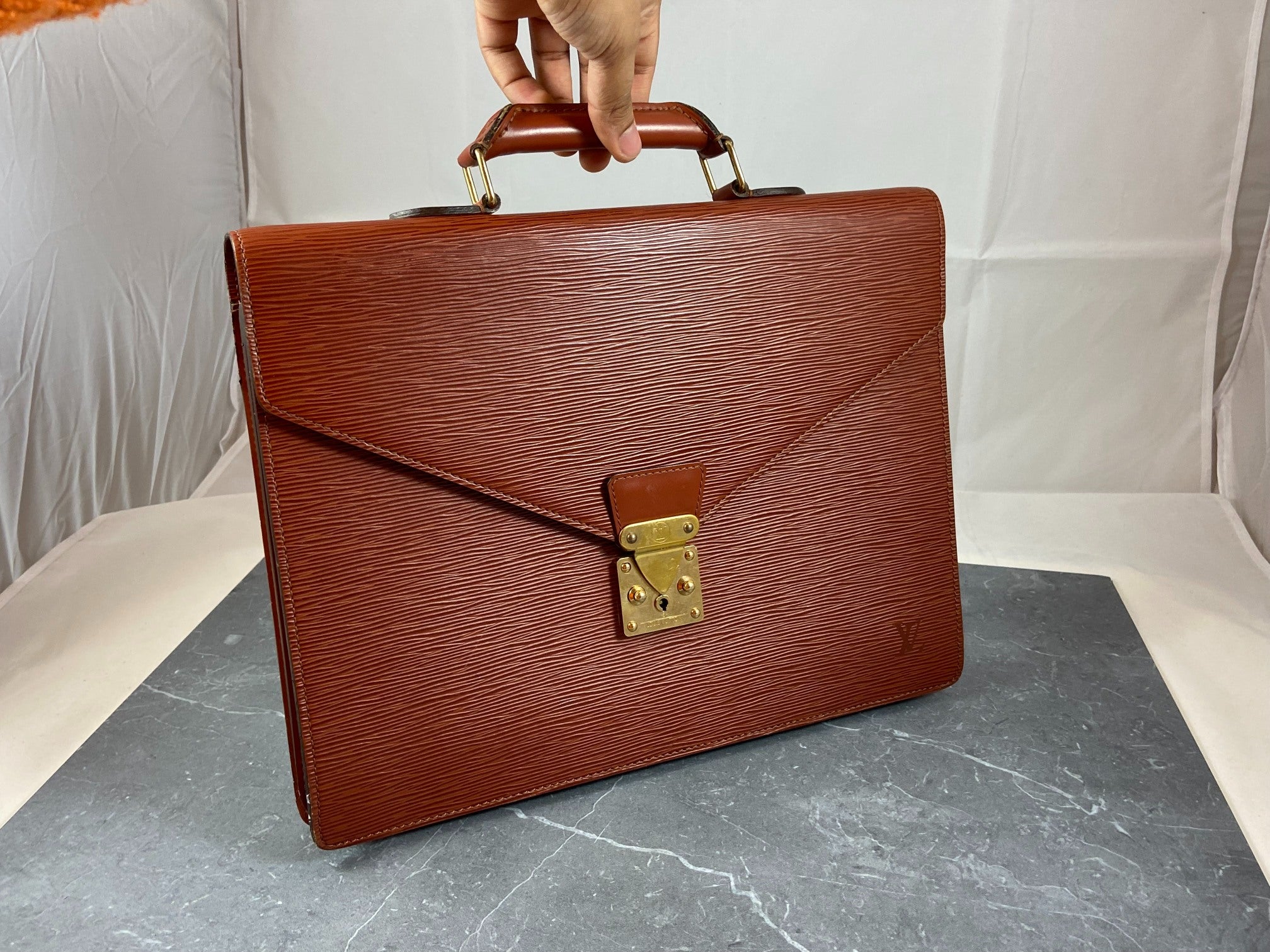 Louis Vuitton Porte Documents Conseiller Brown Epi Leather
