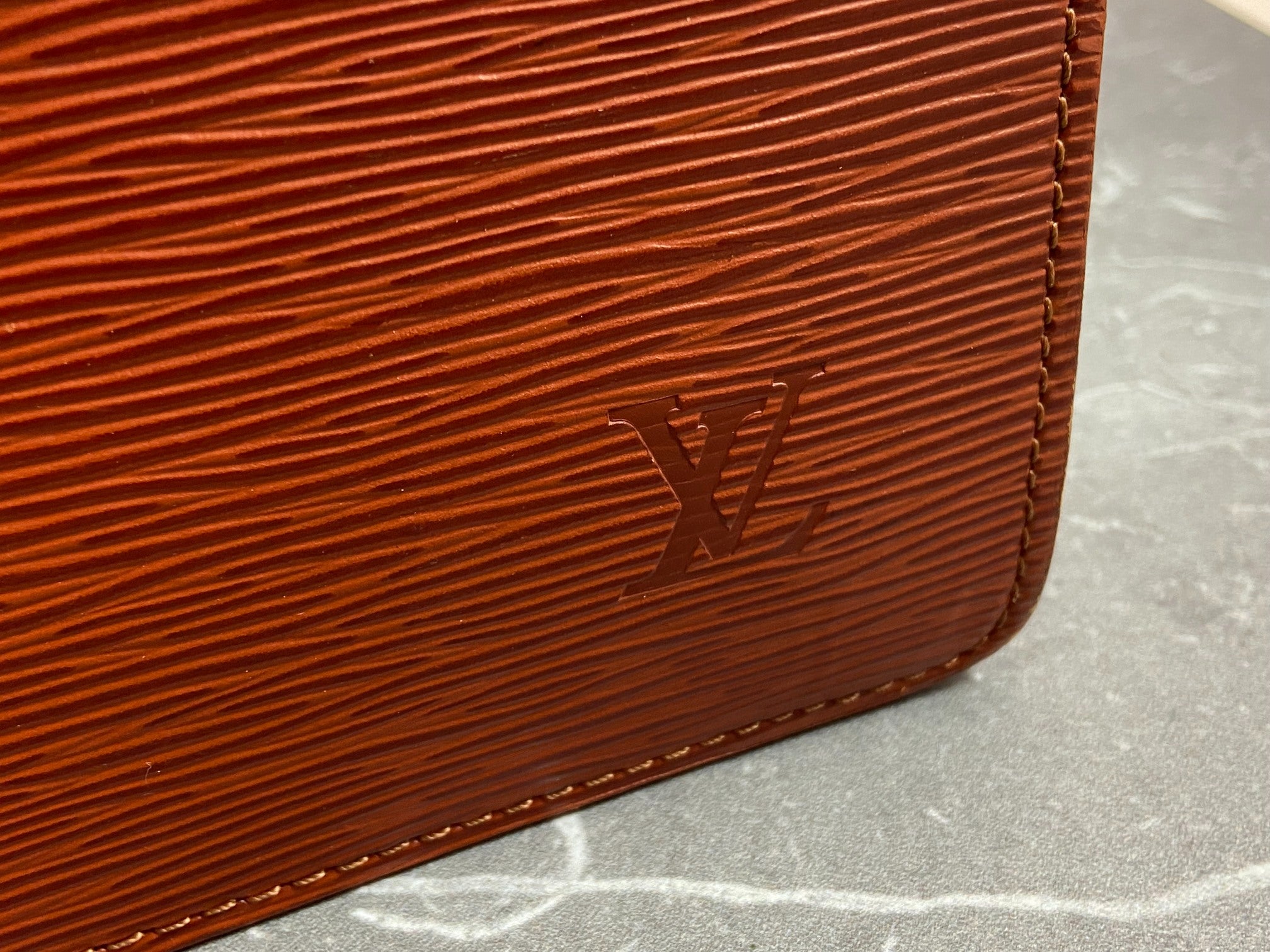 Louis Vuitton Porte Documents Conseiller Brown Epi Leather