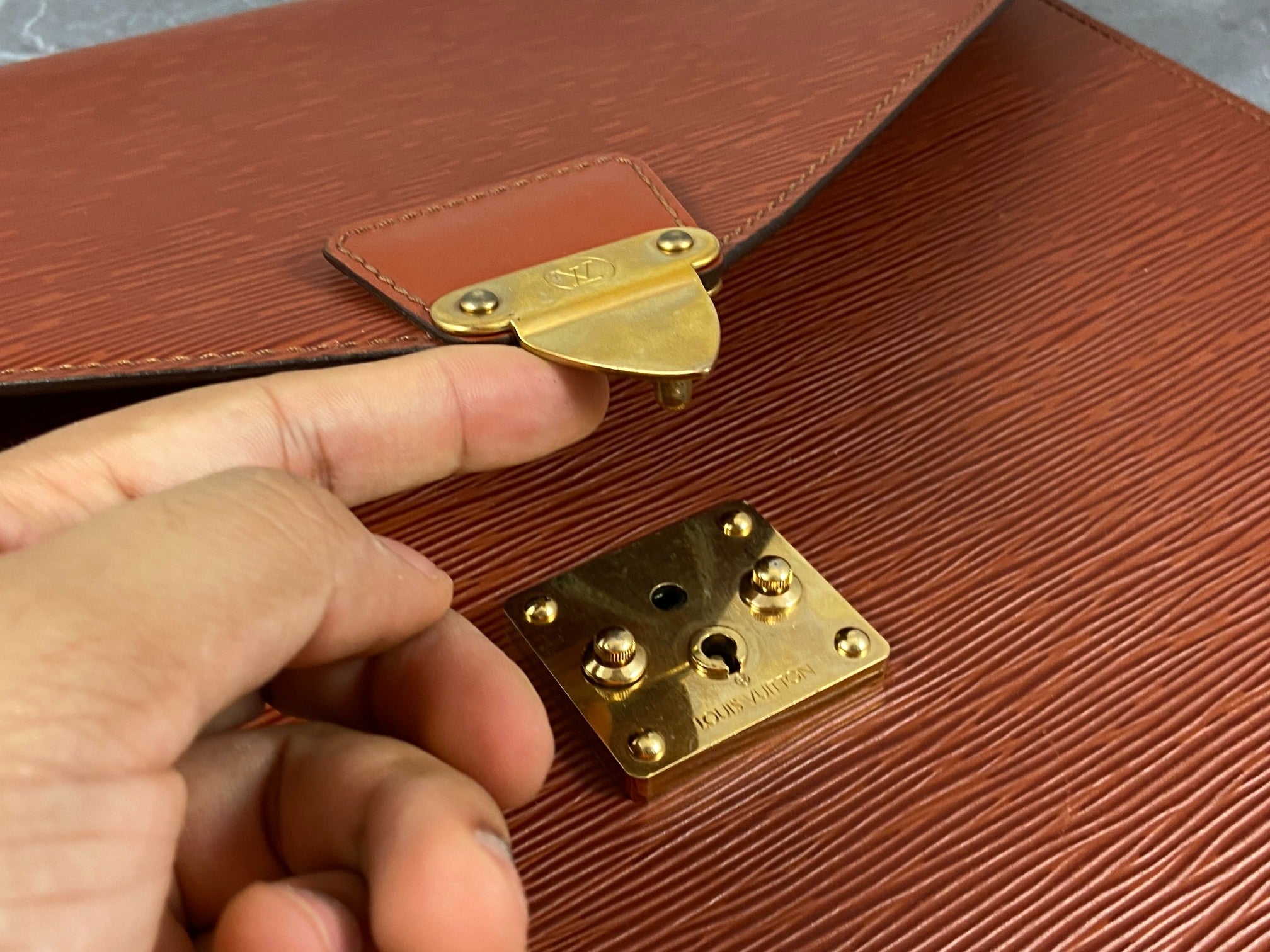 Louis Vuitton Porte Documents Conseiller Brown Epi Leather