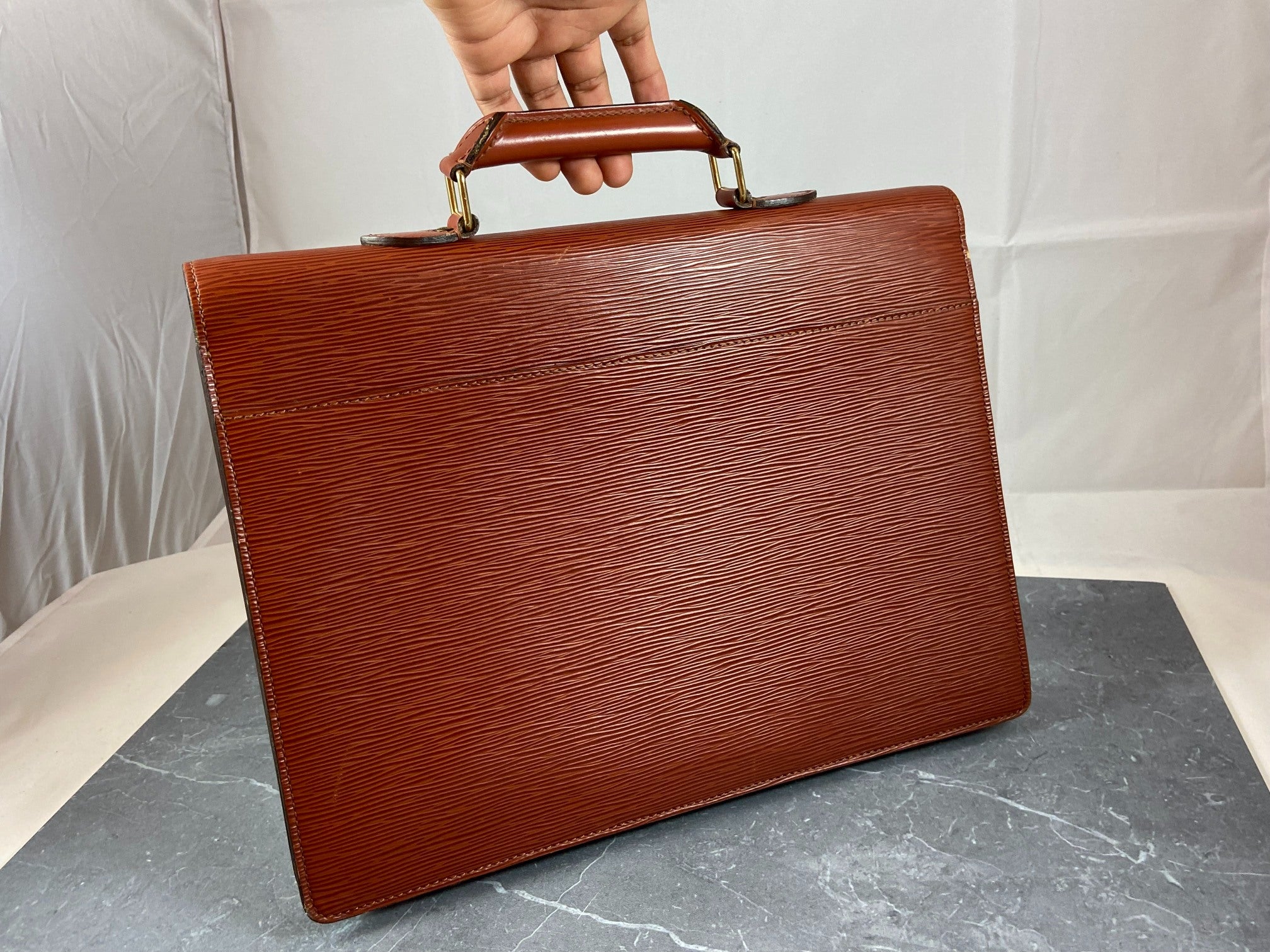 Louis Vuitton Porte Documents Conseiller Brown Epi Leather