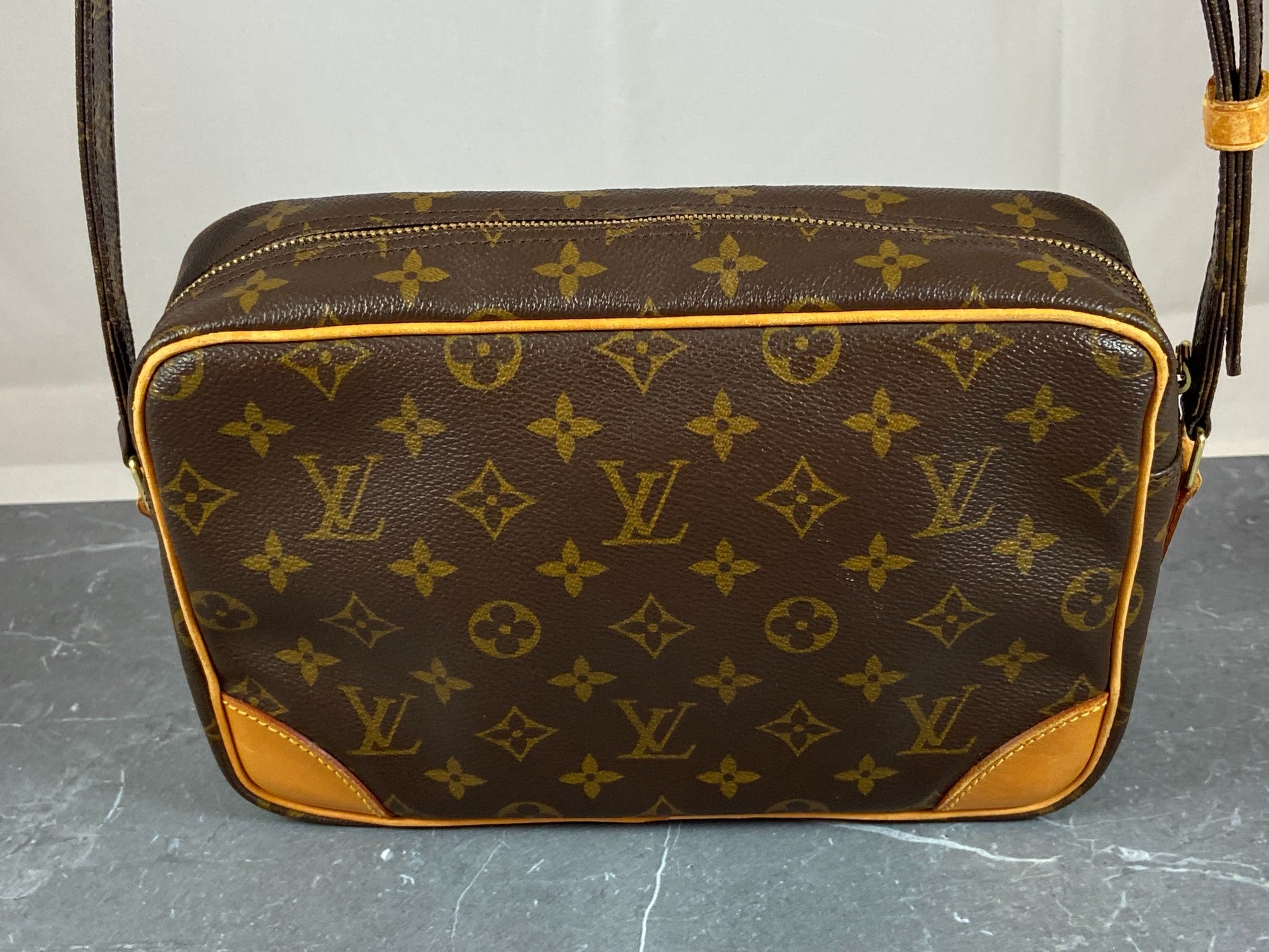 Louis Vuitton Trocadero 27 Shoulder Bag Monogram Canvas