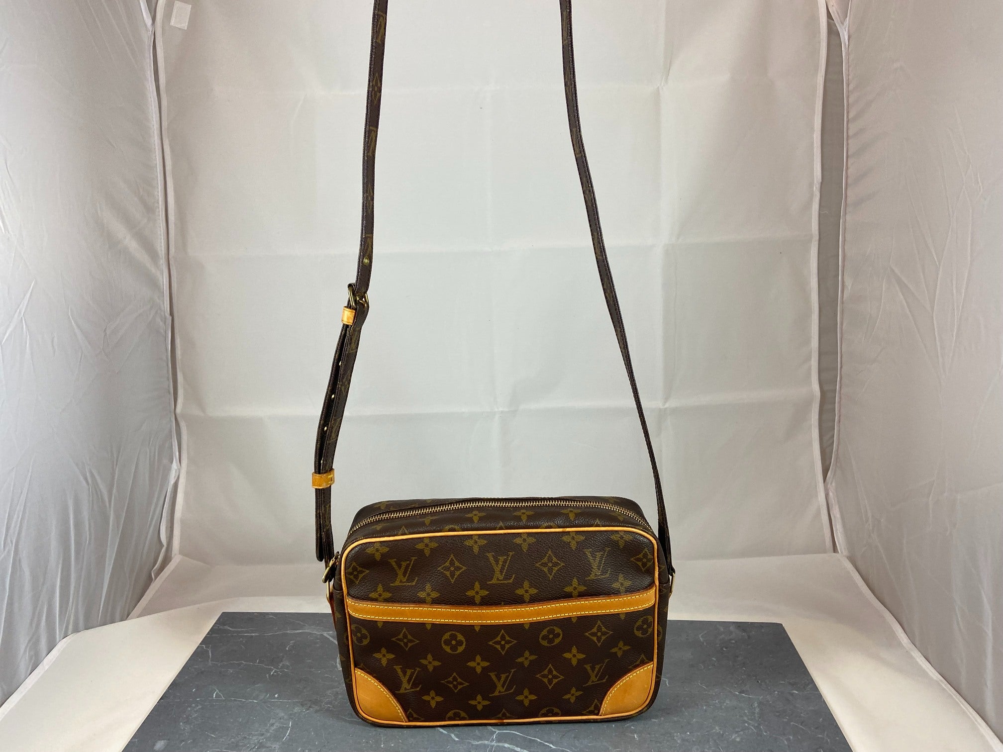 Louis Vuitton Trocadero 27 Shoulder Bag Monogram Canvas