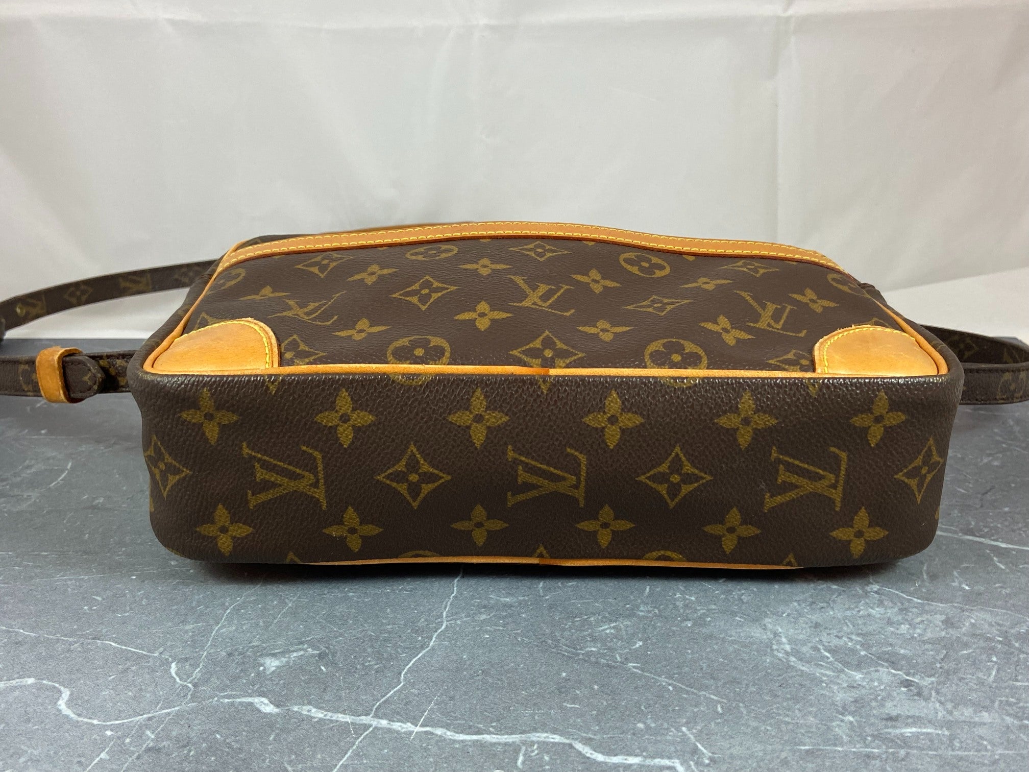 Louis Vuitton Trocadero 27 Shoulder Bag Monogram Canvas