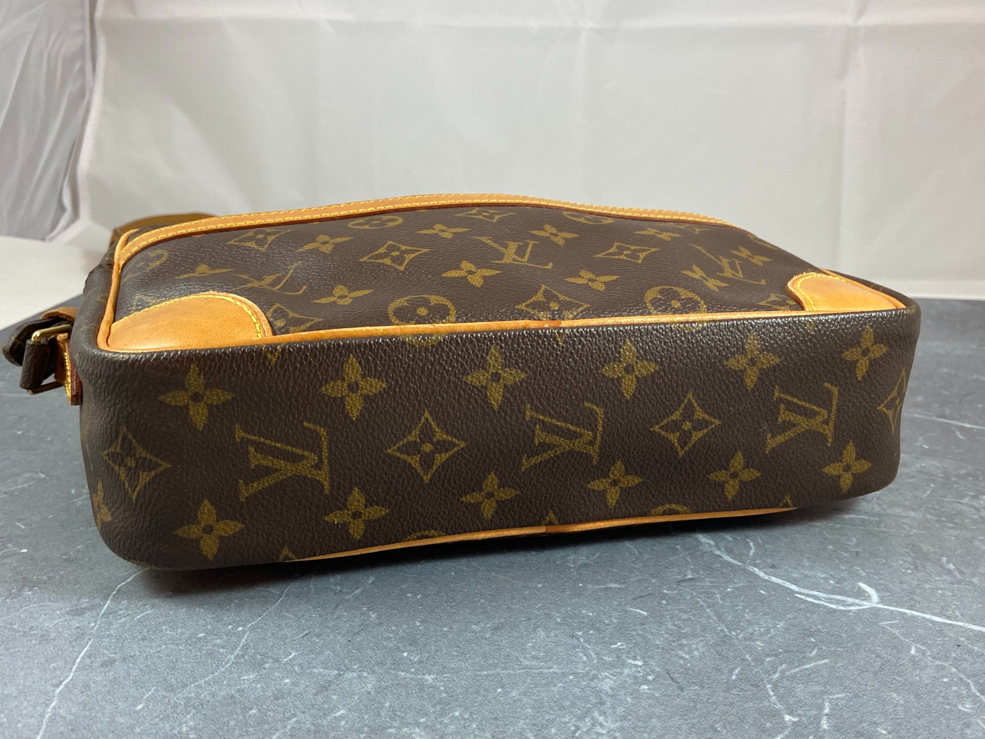 Louis Vuitton Trocadero 27 Shoulder Bag Monogram Canvas