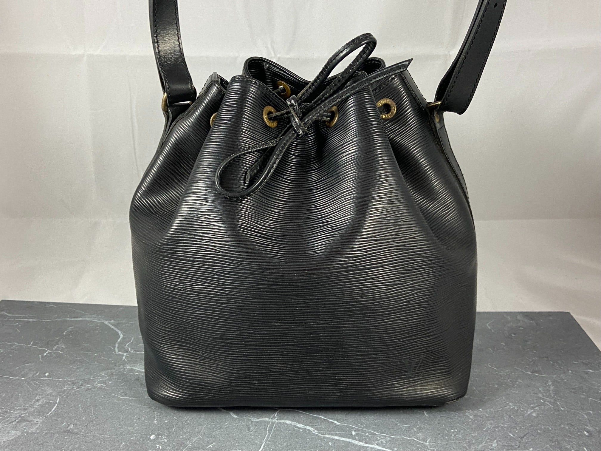 Louis Vuitton Sac Noé Petit Black Epi Leather