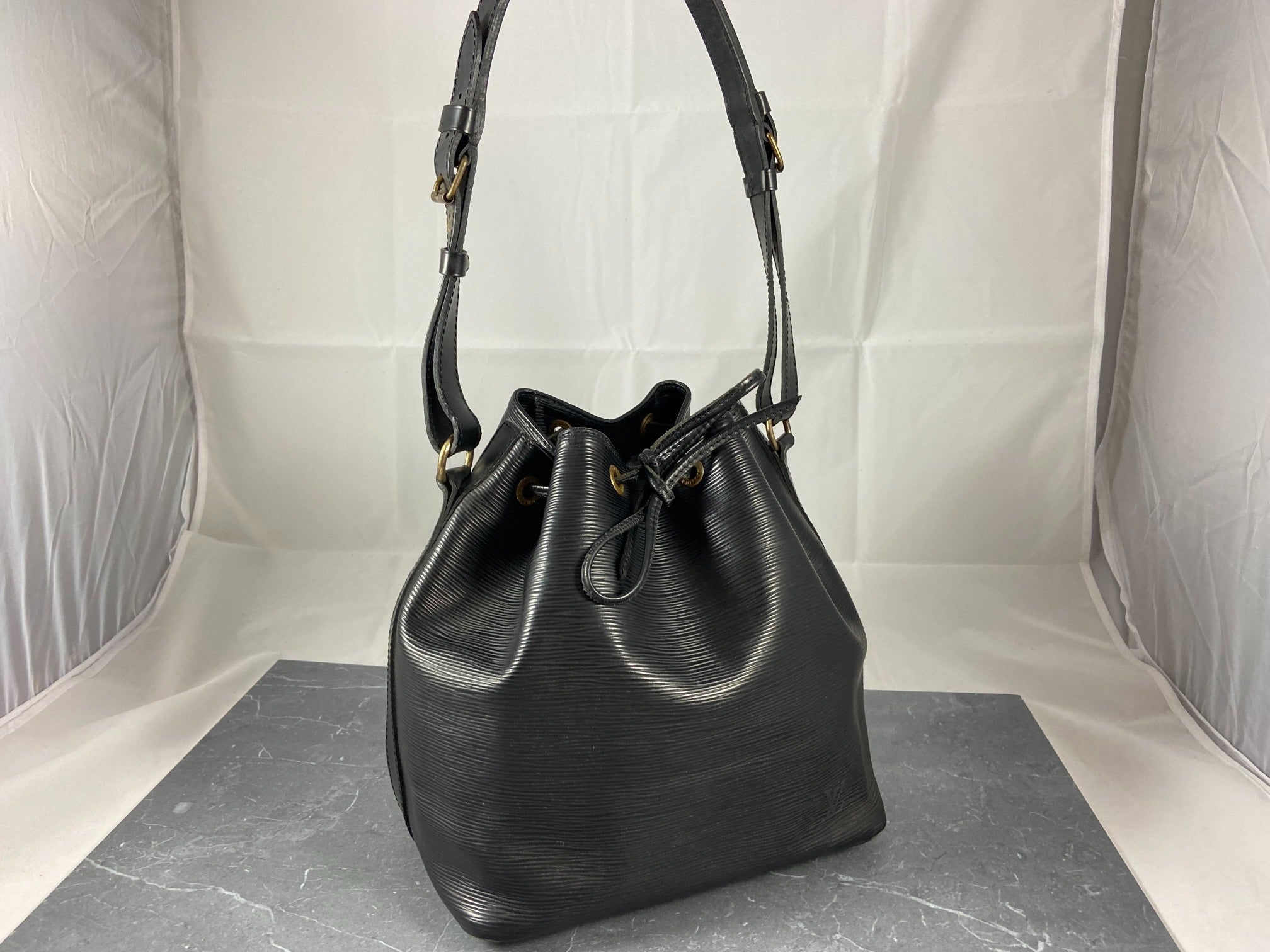 Louis Vuitton Sac Noé Petit Black Epi Leather