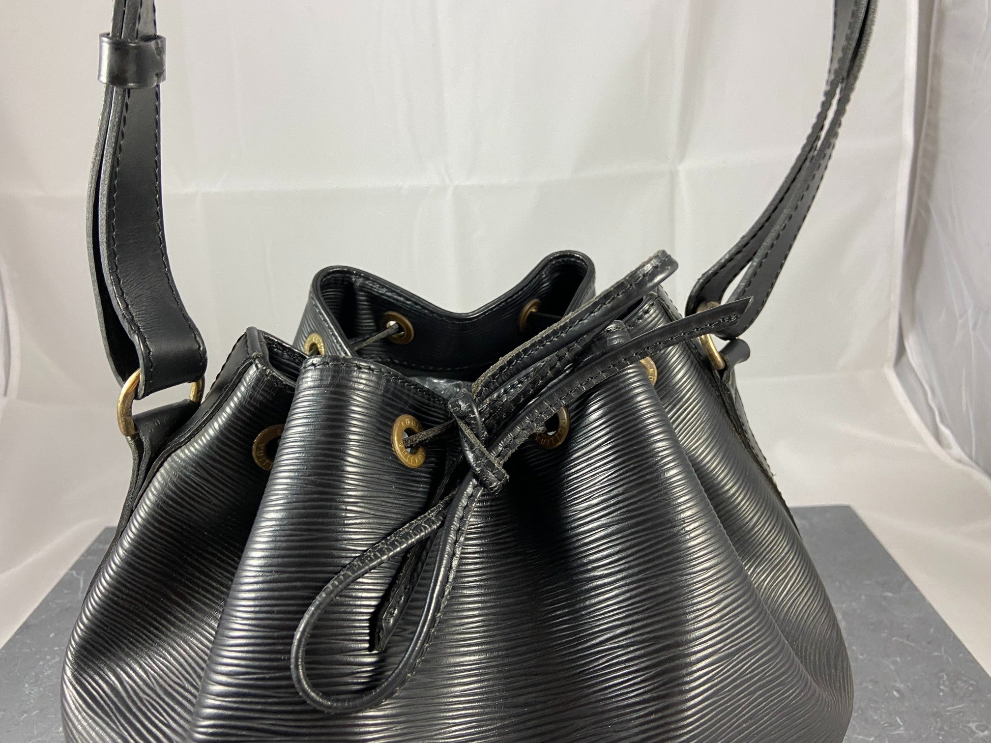 Louis Vuitton Sac Noé Petit Black Epi Leather