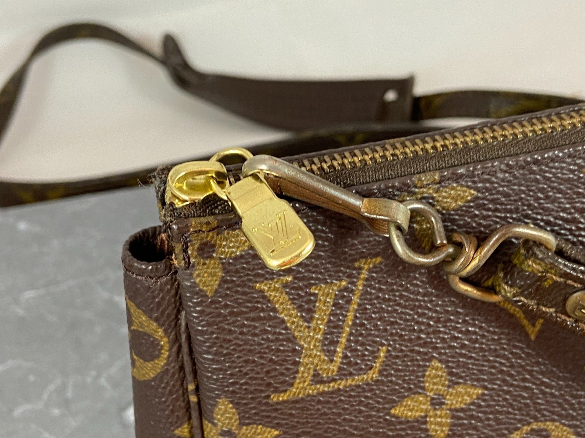 Louis Vuitton Pochette Accessoires Monogram Canvas
