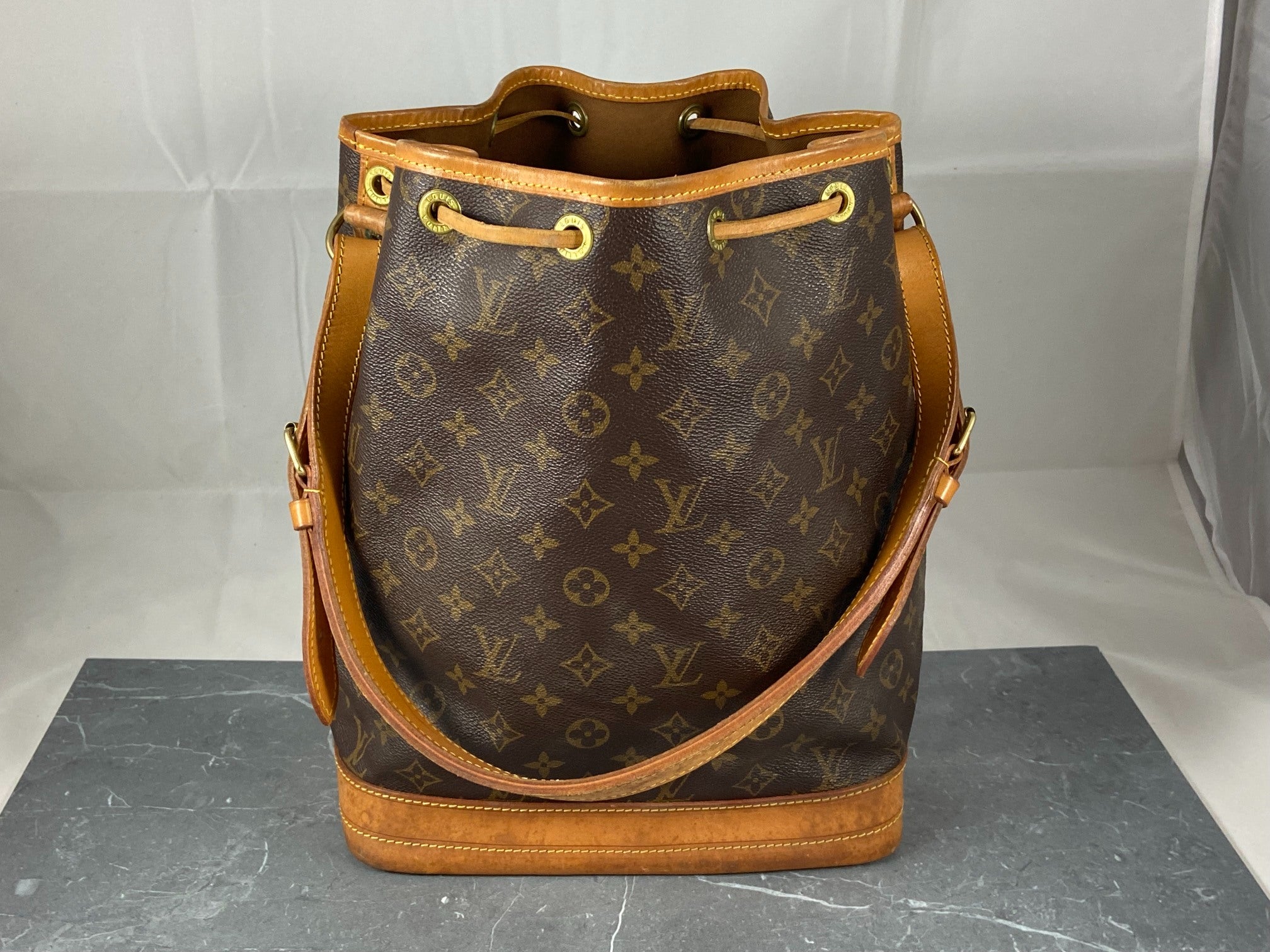 Louis Vuitton Sac Noé Grand Monogram Canvas