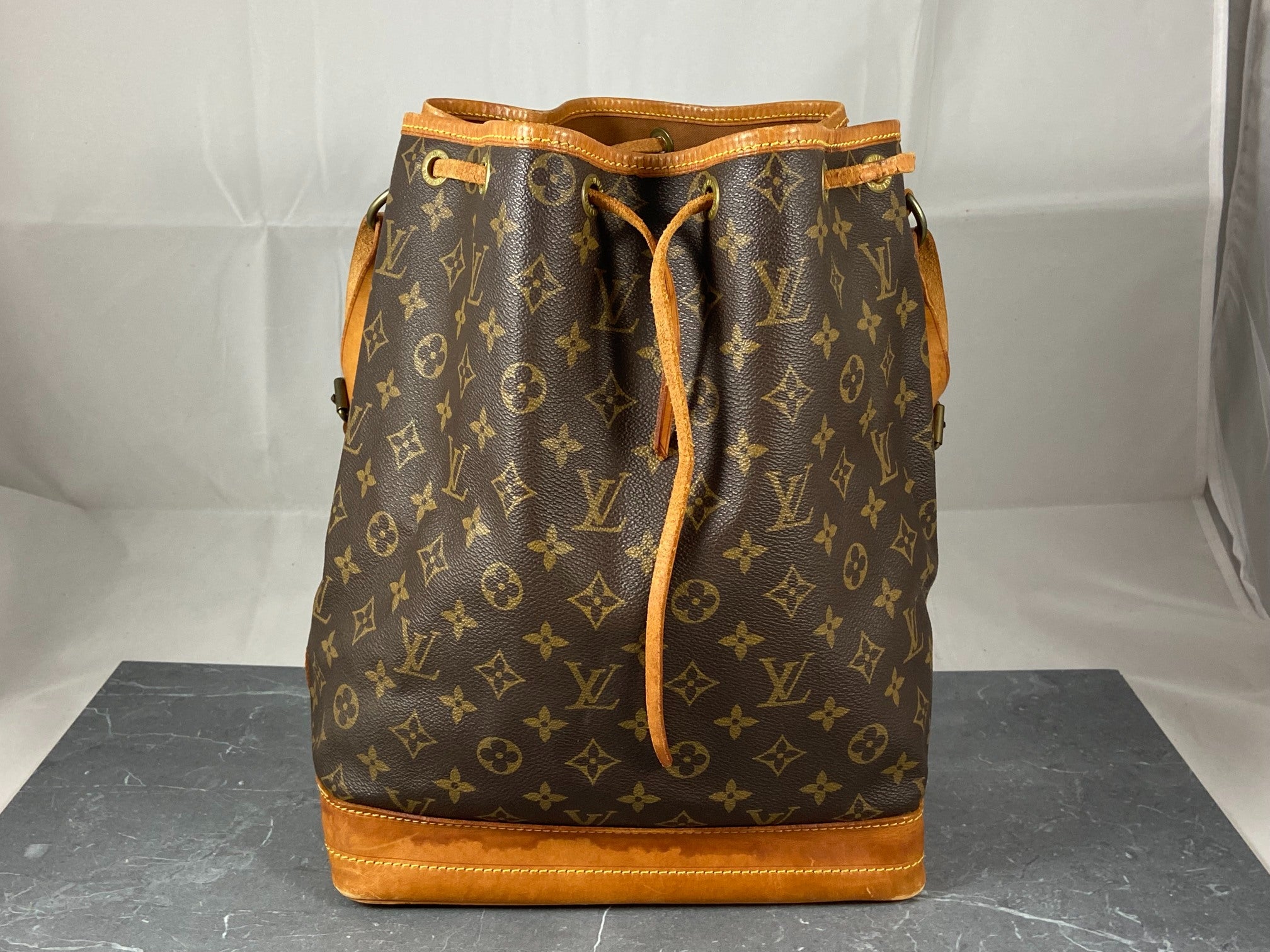 Louis Vuitton Sac Noé Grand Monogram Canvas