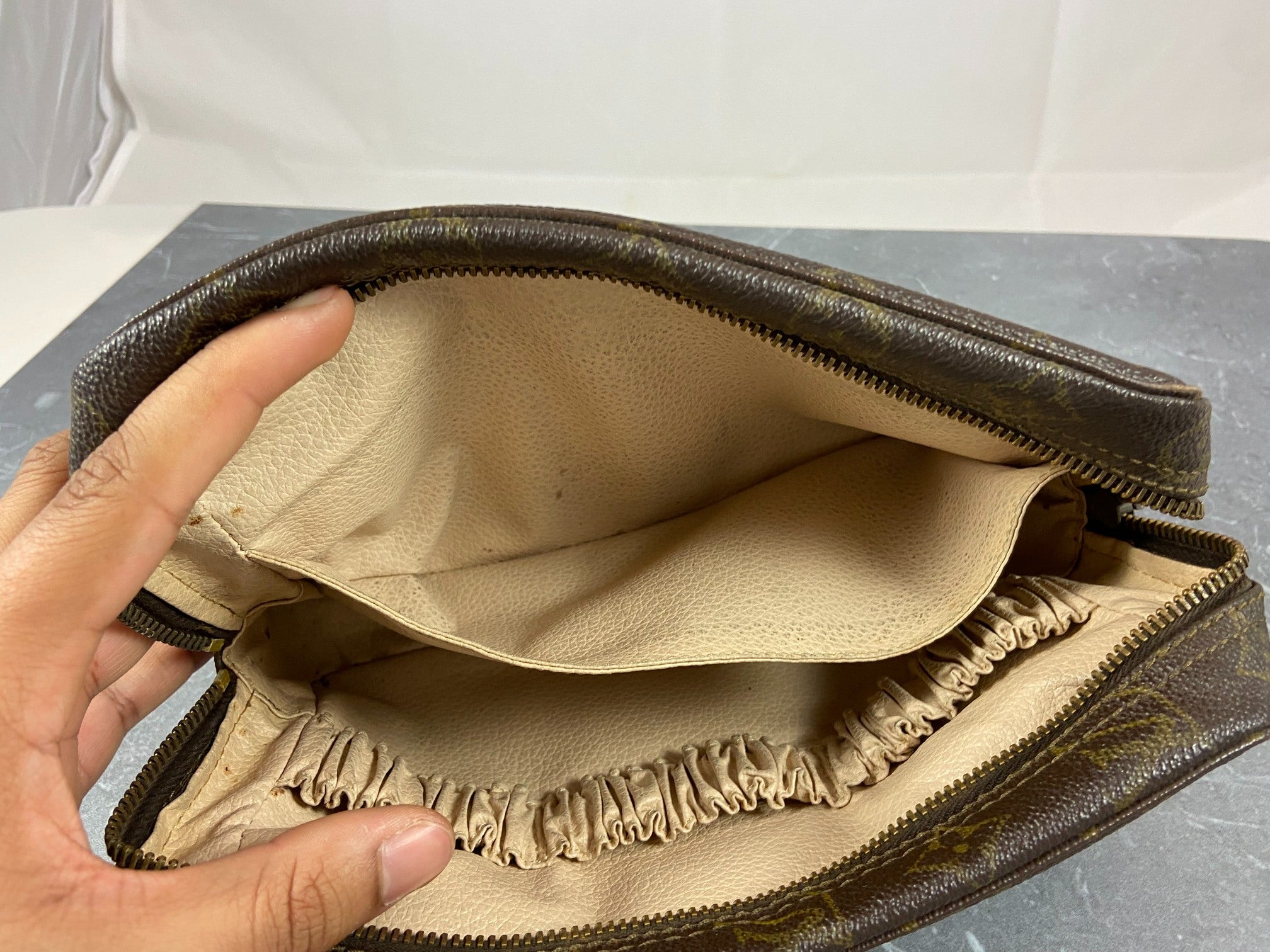 Louis Vuitton Trousse Toilette 23 Monogram Canvas