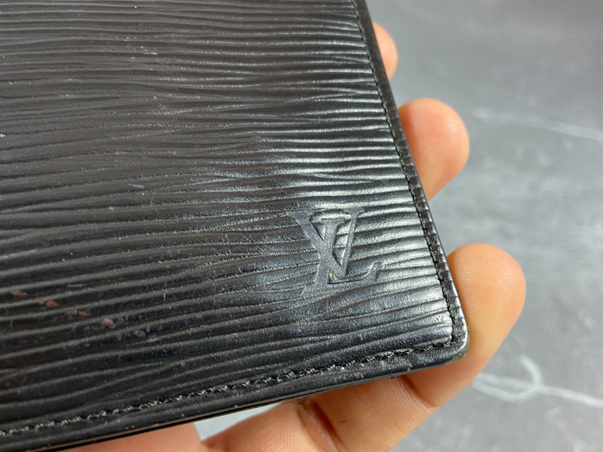 Louis Vuitton Bifold Card Case Black Epi Leather