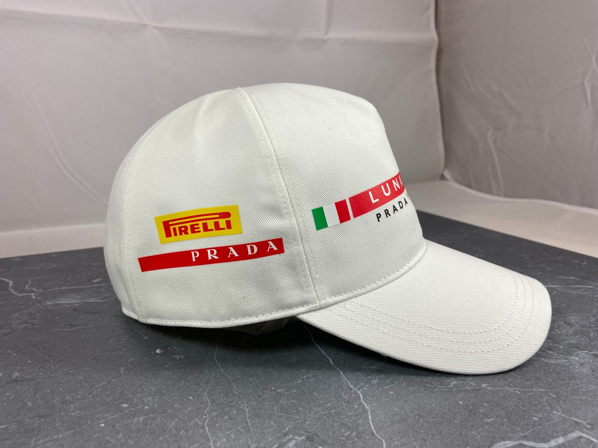Prada Luna Rossa Cap Bianco