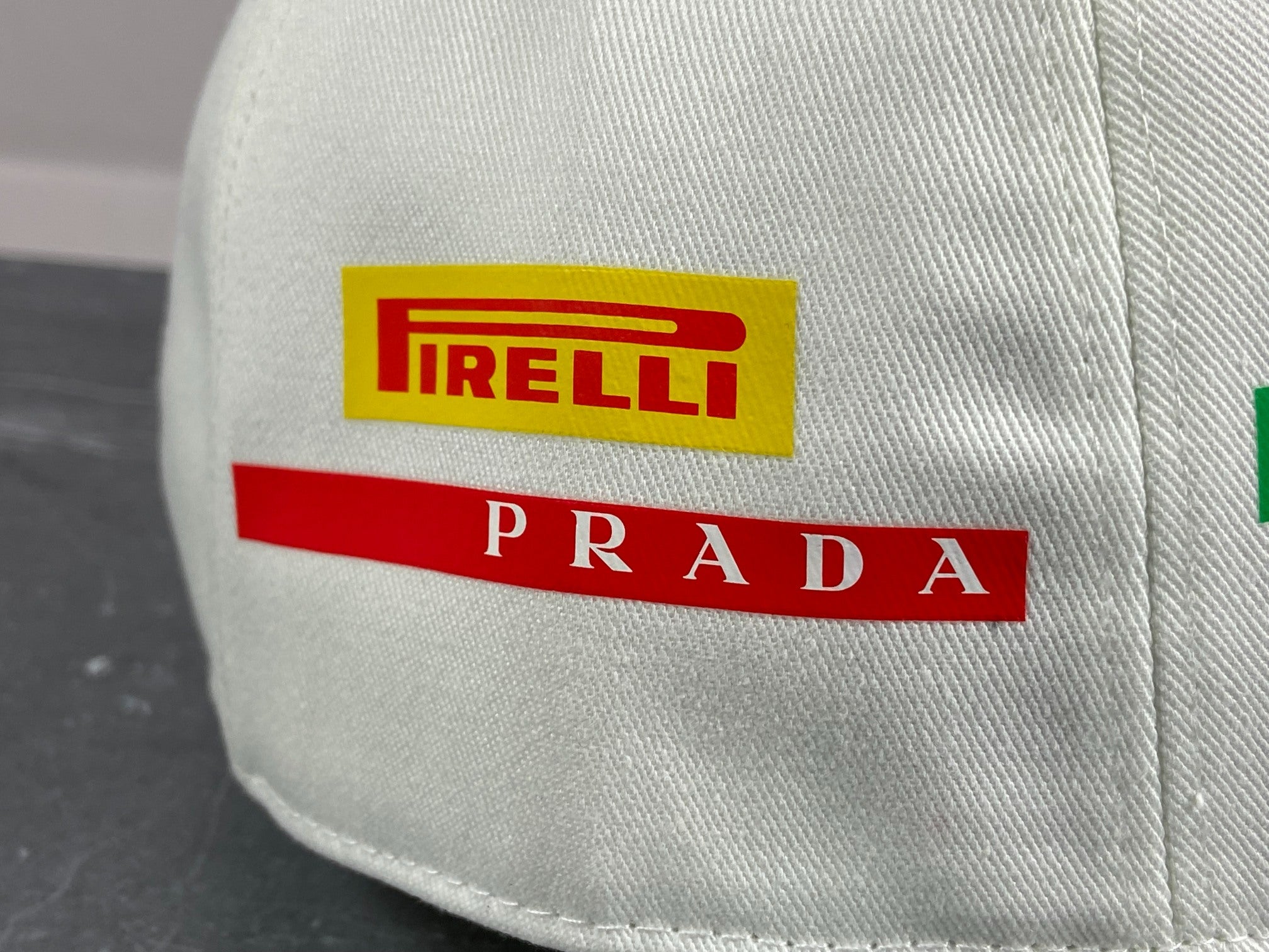 Prada Luna Rossa Cap Bianco