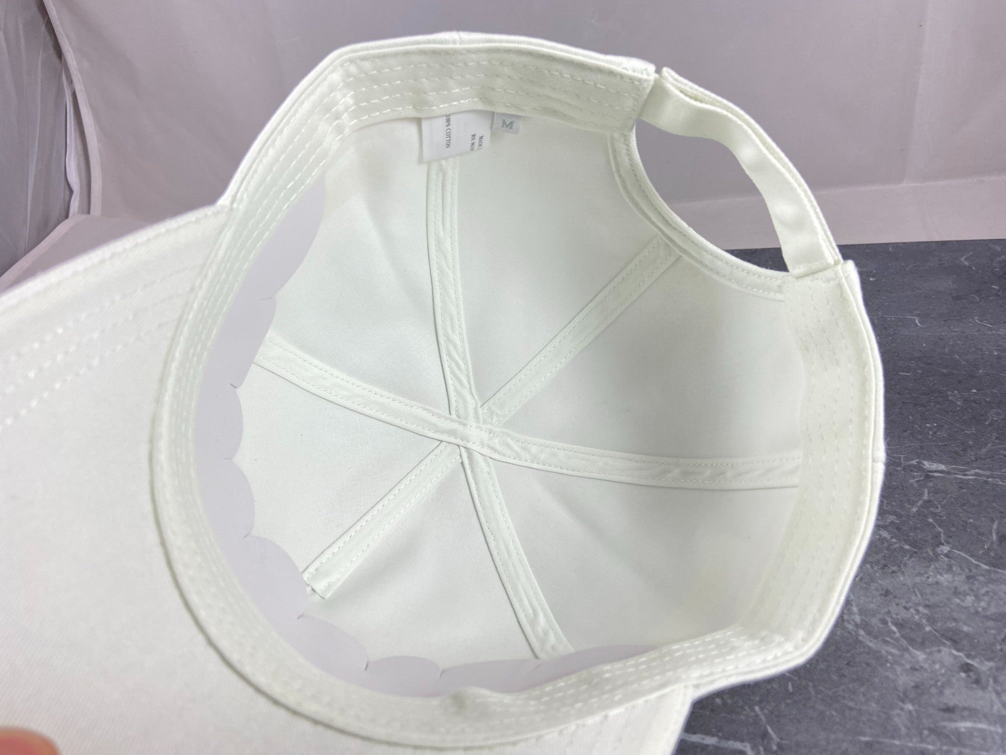 Prada Luna Rossa Cap Bianco