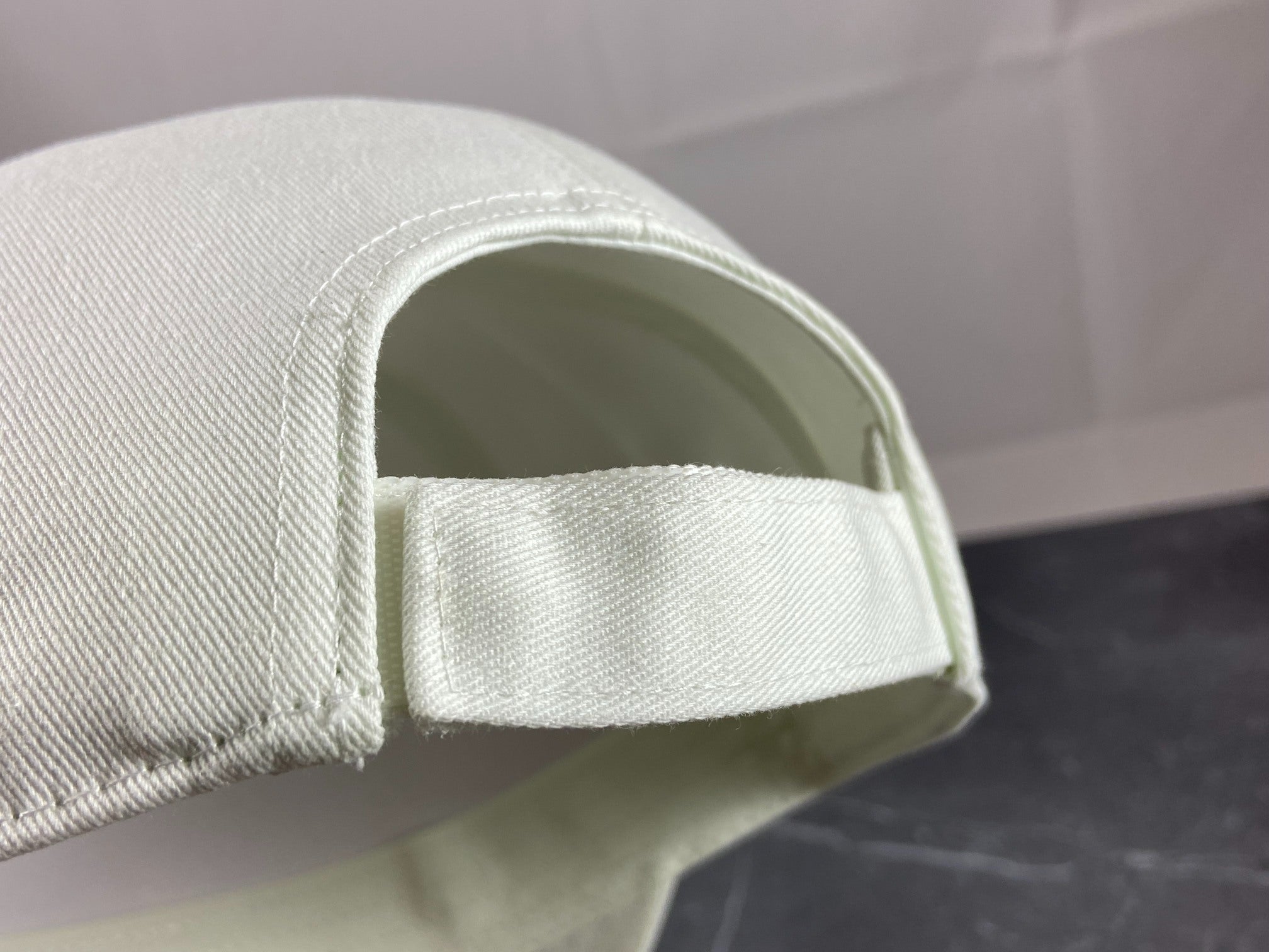 Prada Luna Rossa Cap Bianco