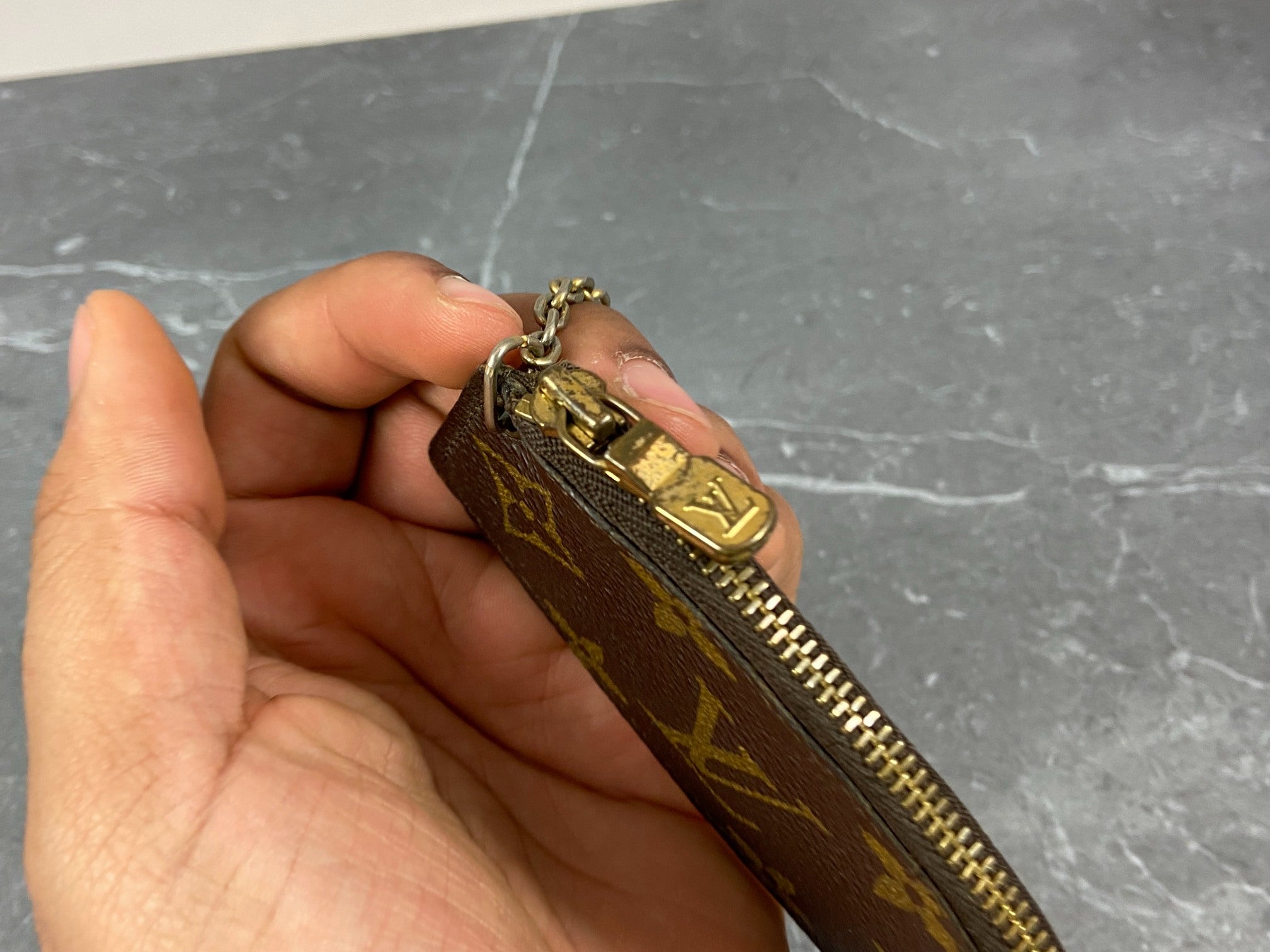 Louis Vuitton Pochette Cles Key Pouch Monogram Canvas incl. Box