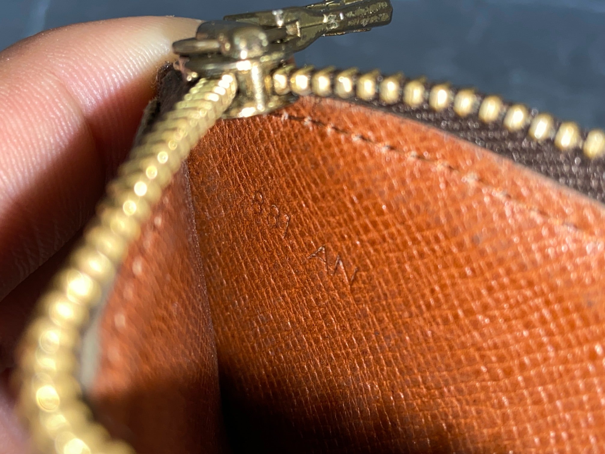 Louis Vuitton Pochette Cles Key Pouch Monogram Canvas incl. Box