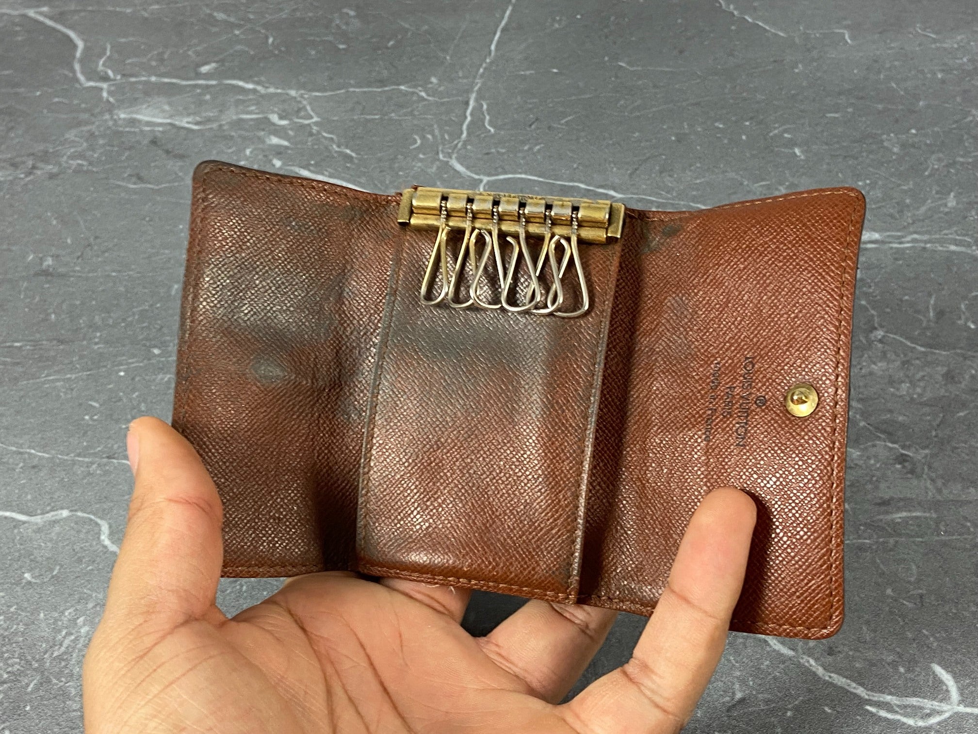 Louis Vuitton 6 Key Holder Monogram Canvas