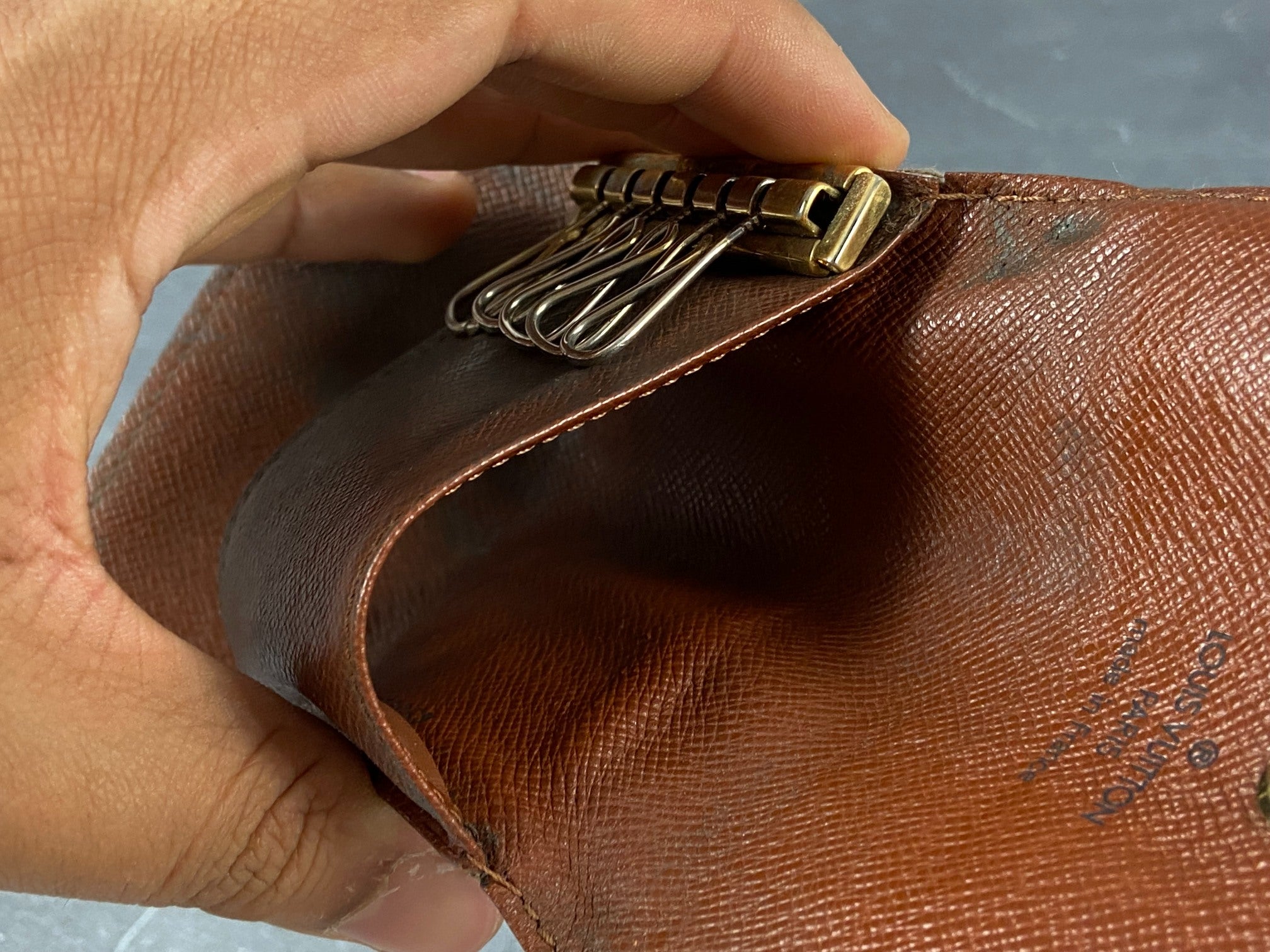 Louis Vuitton 6 Key Holder Monogram Canvas