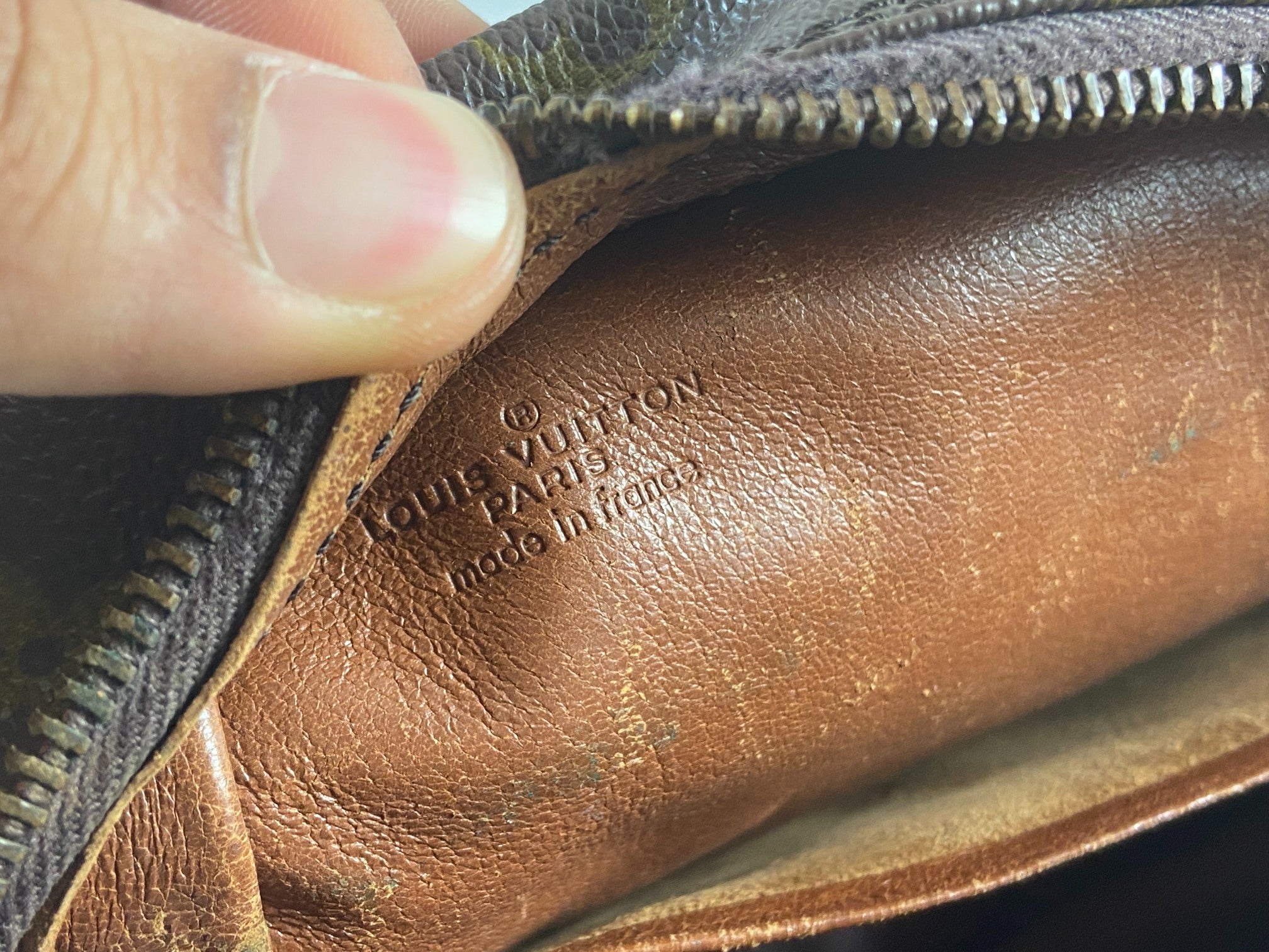 Louis Vuitton Nile GM Shoulder / Messenger Bag Monogram Canvas
