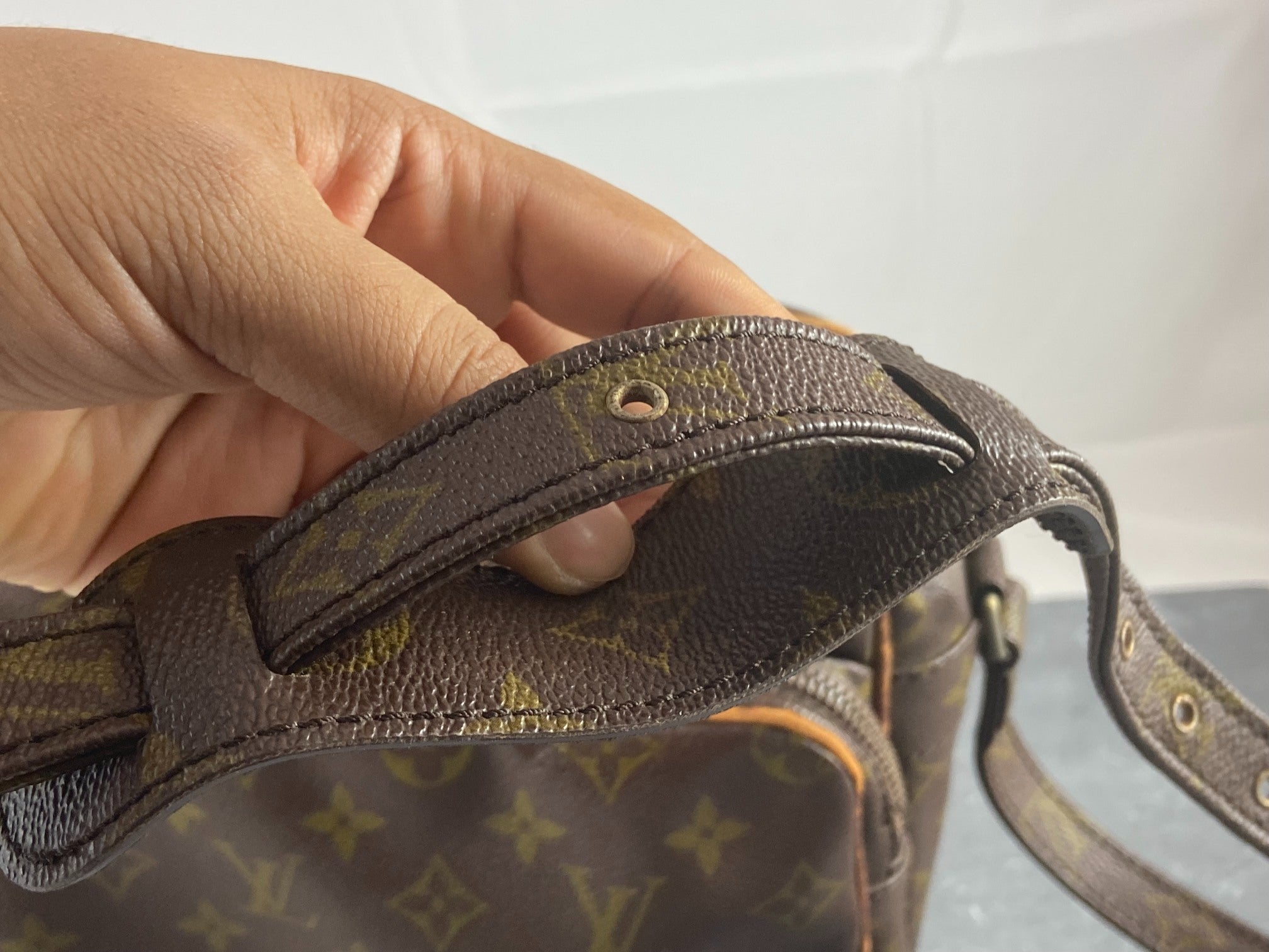 Louis Vuitton Nile GM Shoulder / Messenger Bag Monogram Canvas