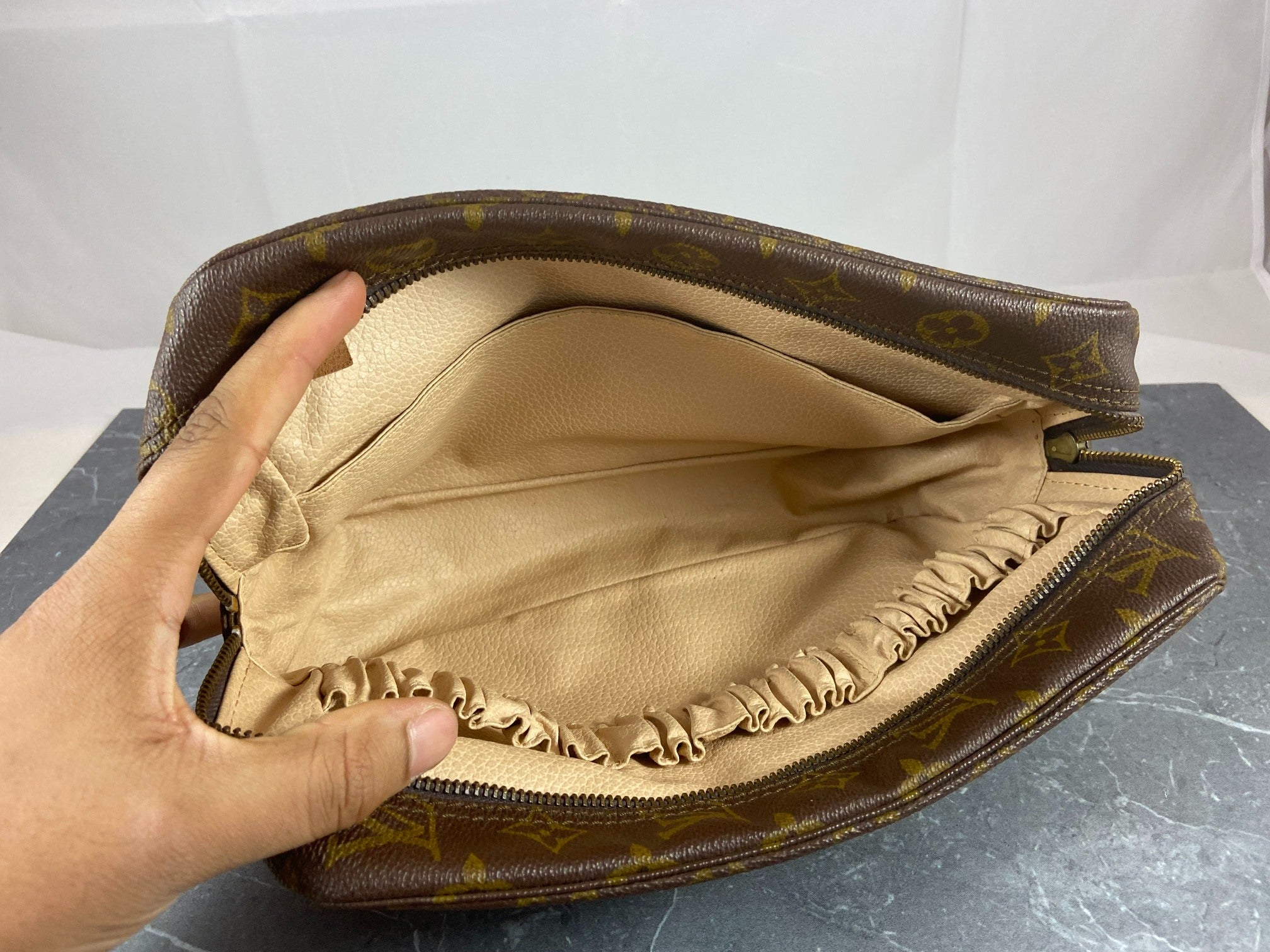 Louis Vuitton Trousse Toilette 28 Monogram Canvas
