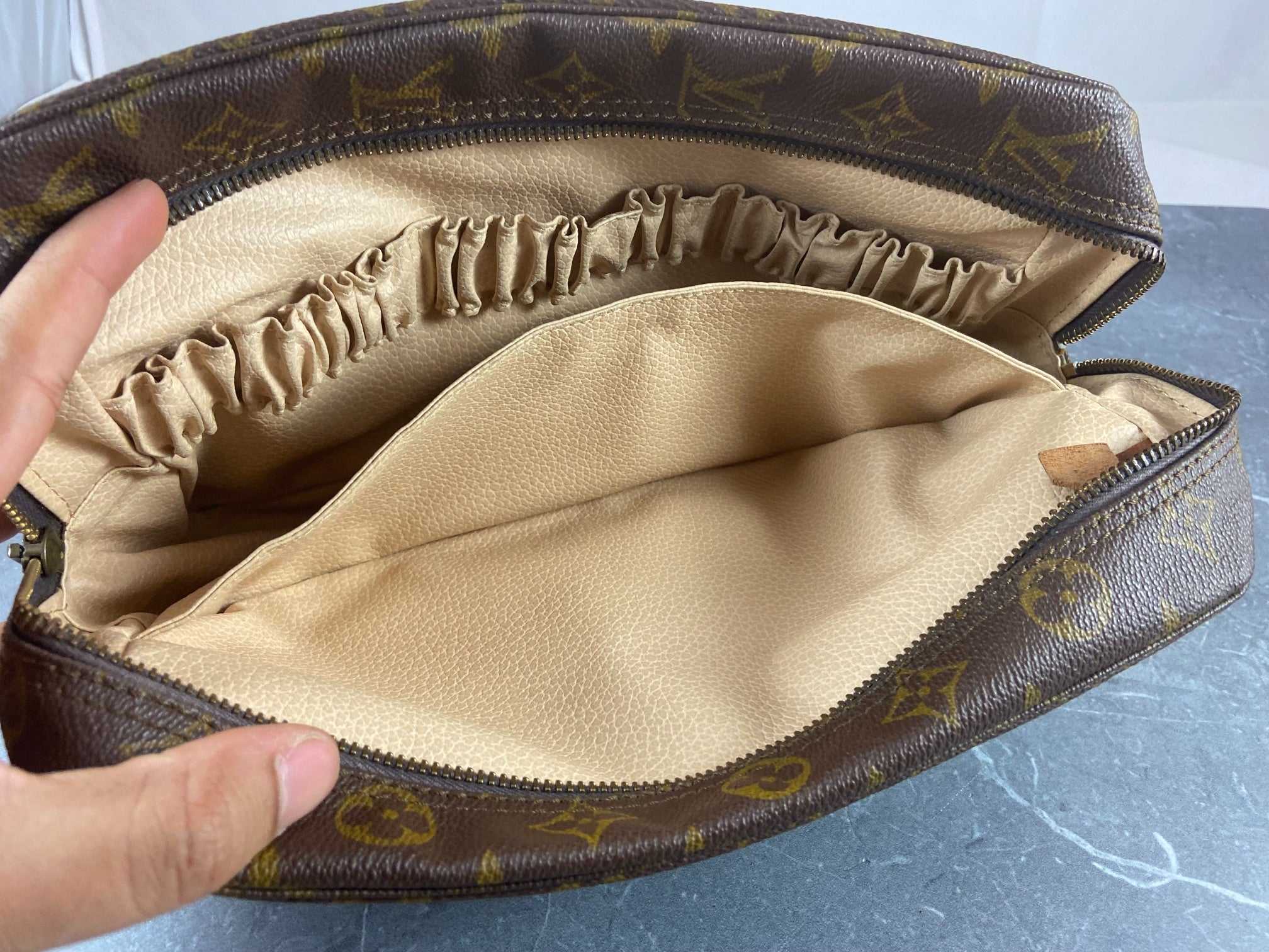 Louis Vuitton Trousse Toilette 28 Monogram Canvas