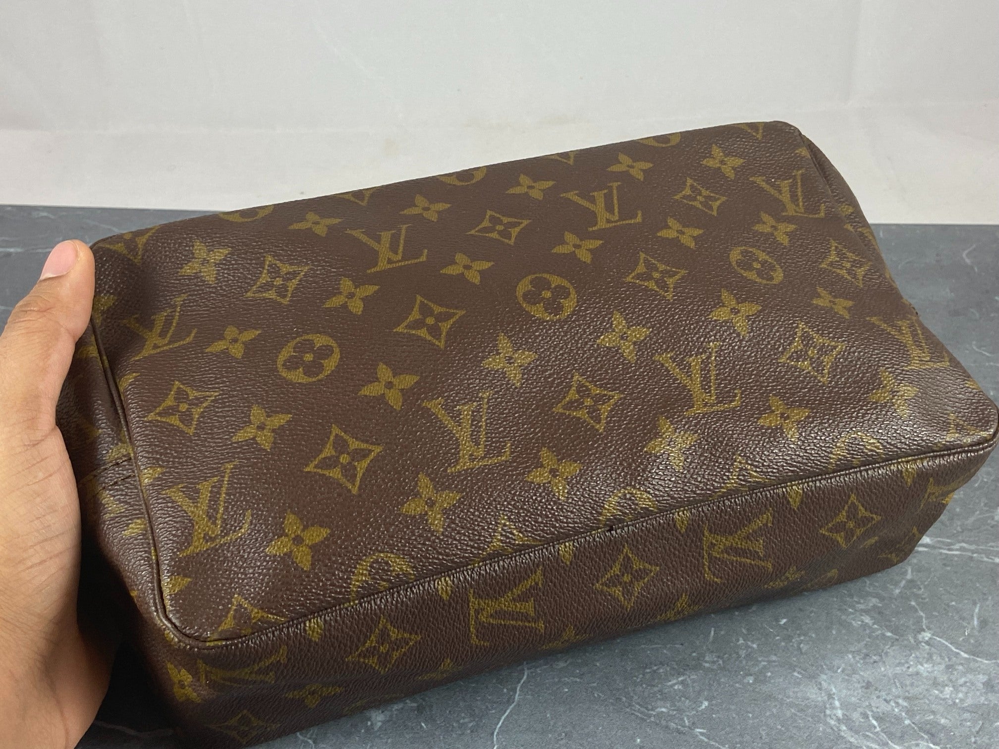 Louis Vuitton Trousse Toilette 28 Monogram Canvas