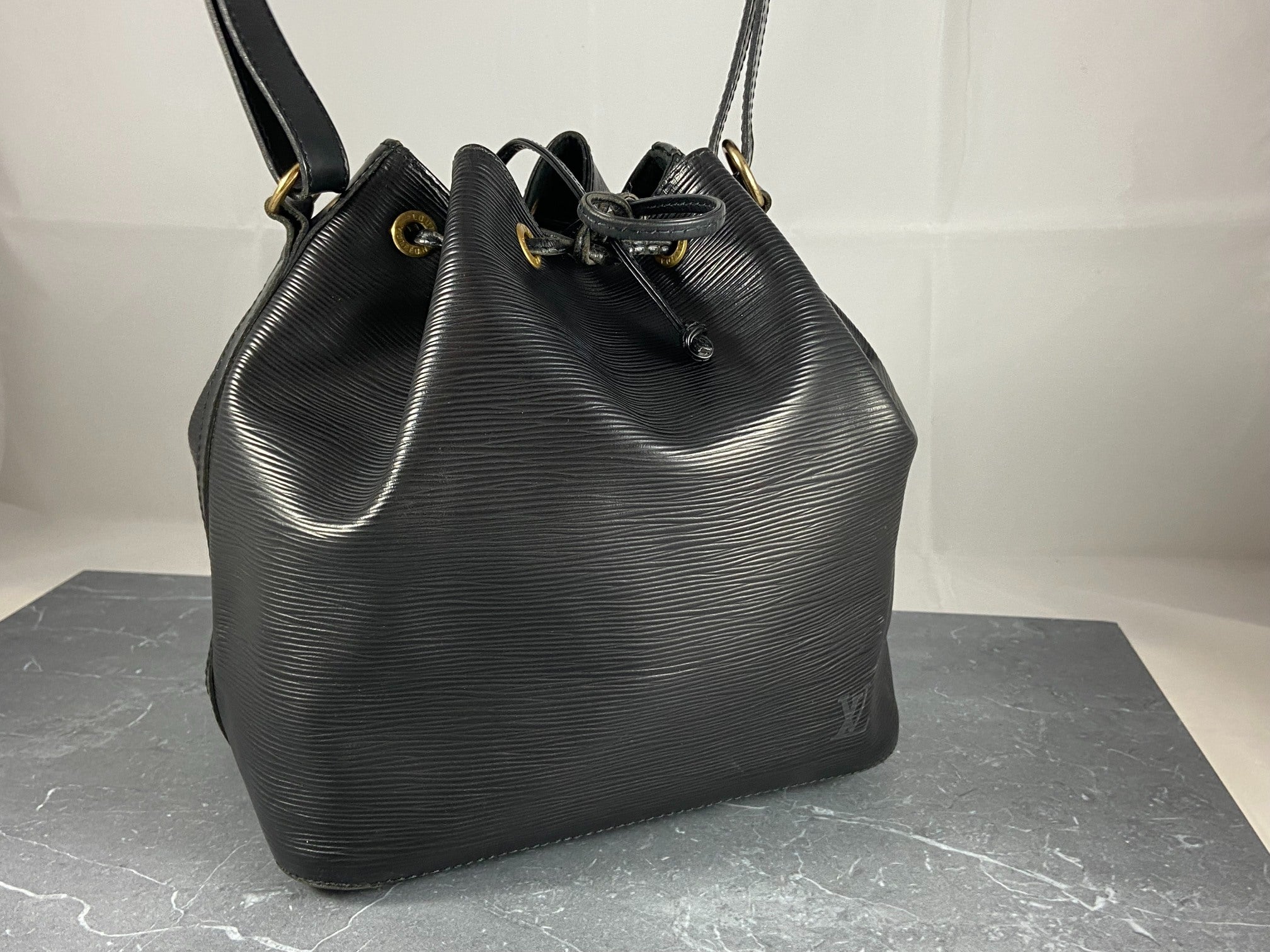 Louis Vuitton Sac Noé Petit Black Epi Leather